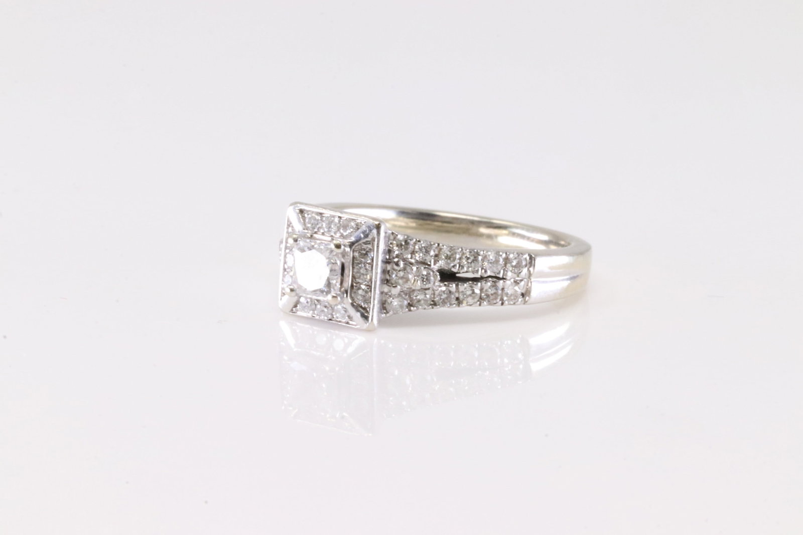 Diamond Ring 14Kt. - 3