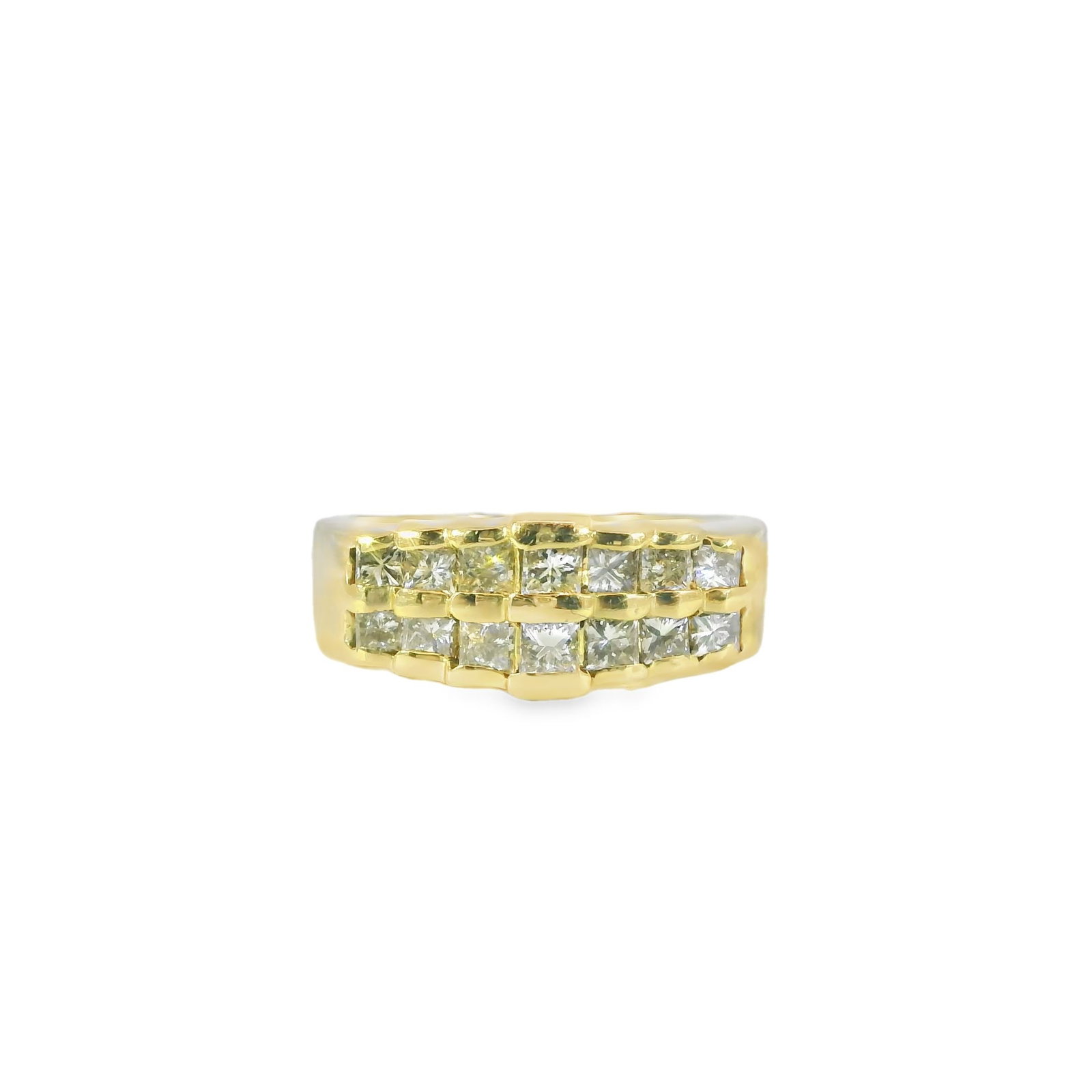 14kt Yellow Gold Diamond Ring 1.00ctw: 14KT Yellow Gold Diamond ring. Ring has 14 Princess Cut Diamonds, diamonds weight apprx 1.00cttw. Ring size: 7.50. Total weight: 7.80 grams.