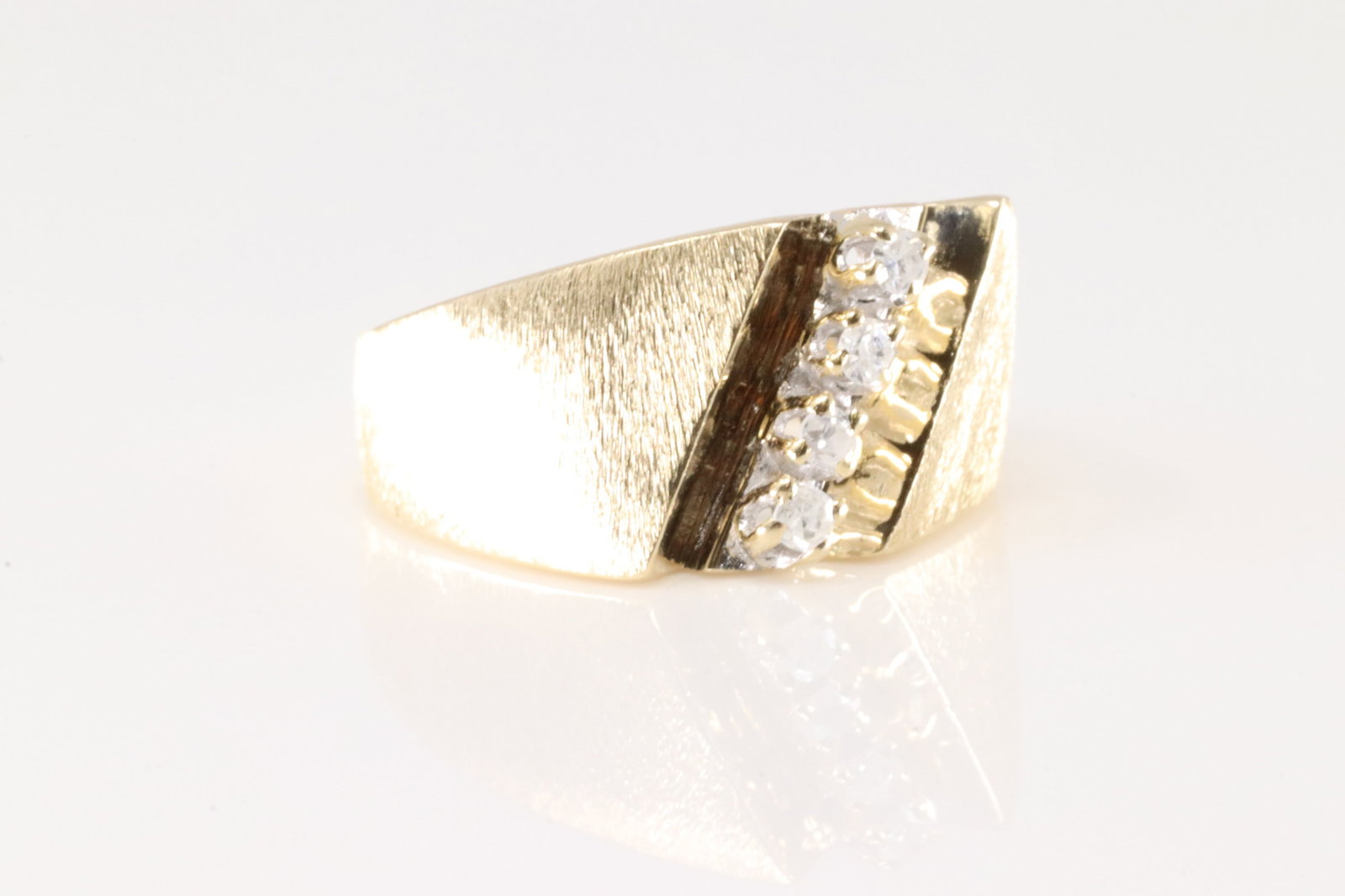 Diamond Ring 14Kt. - 2