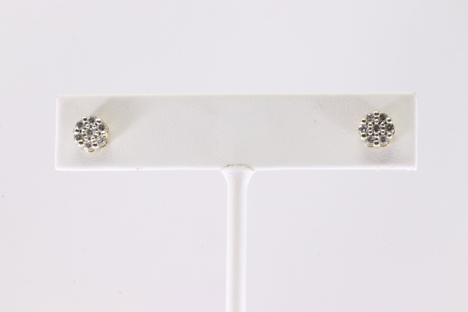 Diamond Stud Earring 10Kt. - 3