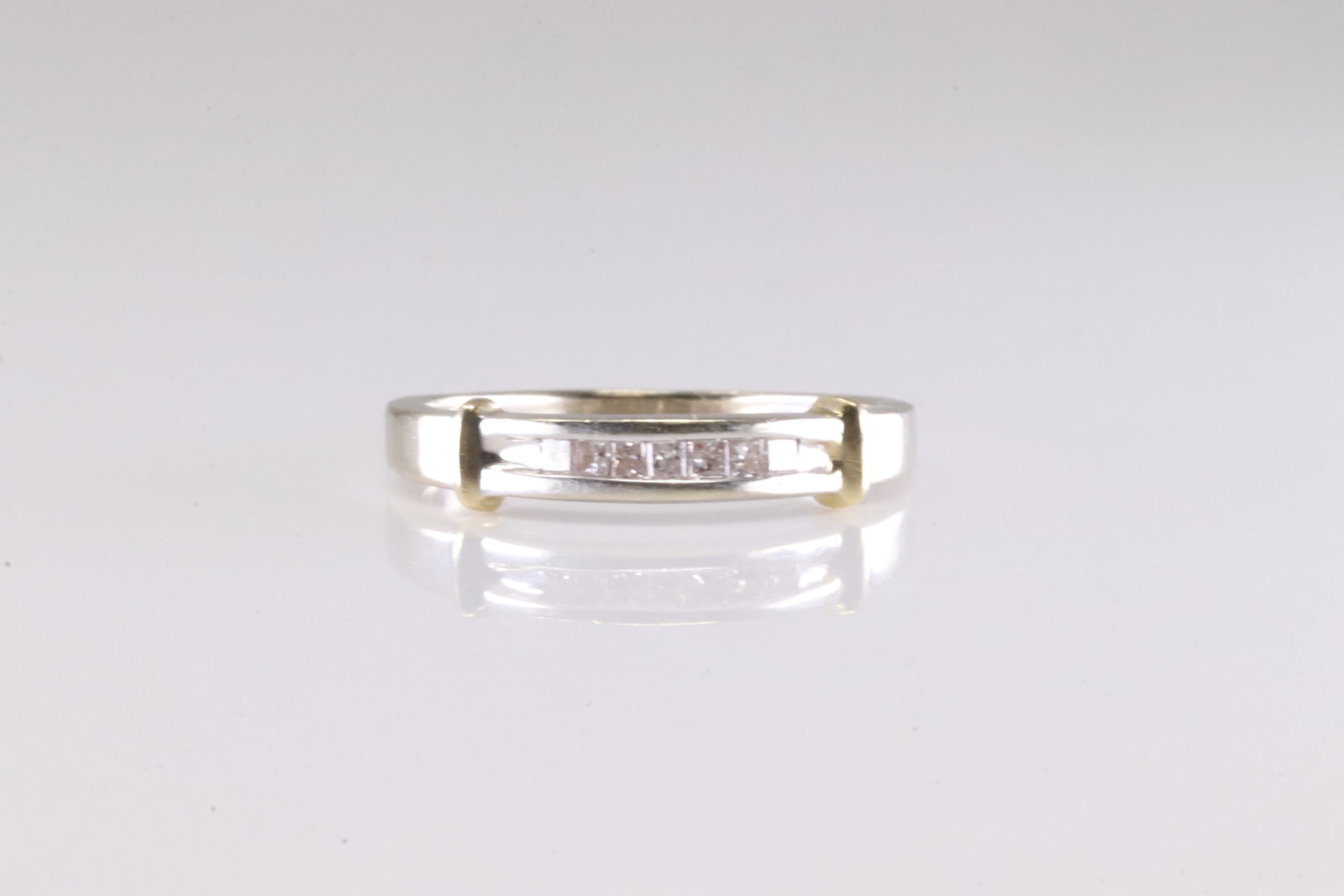 Diamond Ring 14Kt.: Ladies 14Kt Yellow Gold Diamond Ring. This Gorgeous Ring has 7 Baguette Diamonds.Ring Size: 6.00. Total Weight: 2.23 Grams.