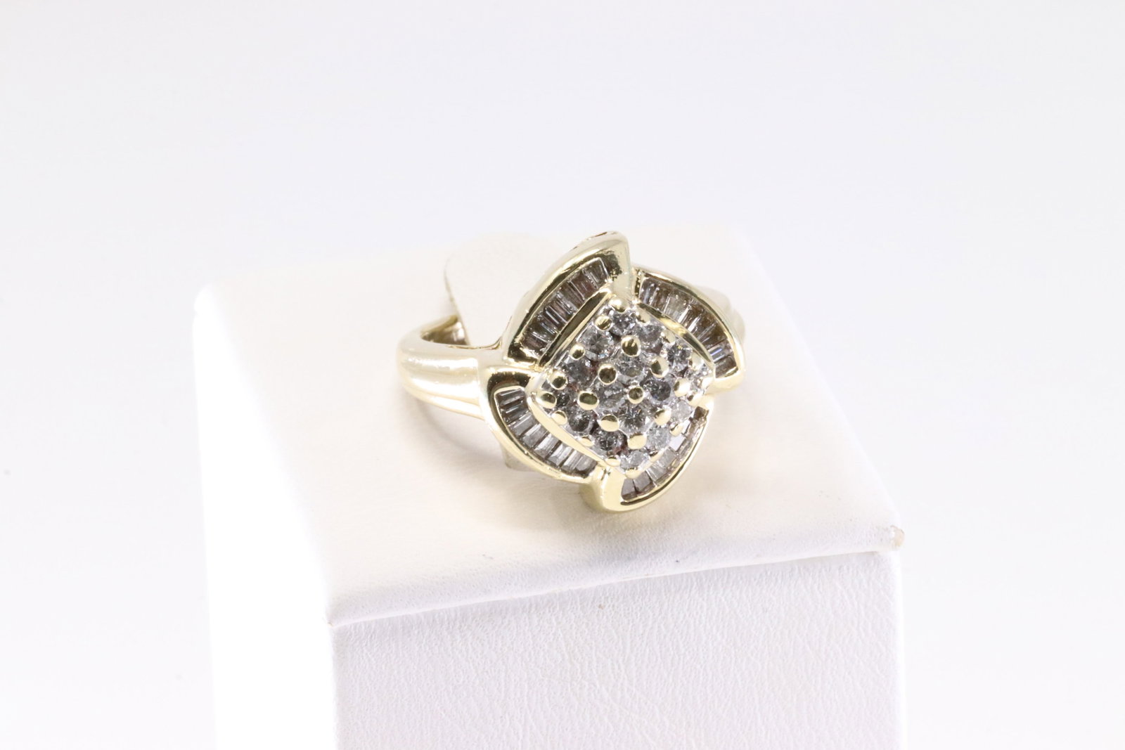 Diamond Ring 14Kt. - 2