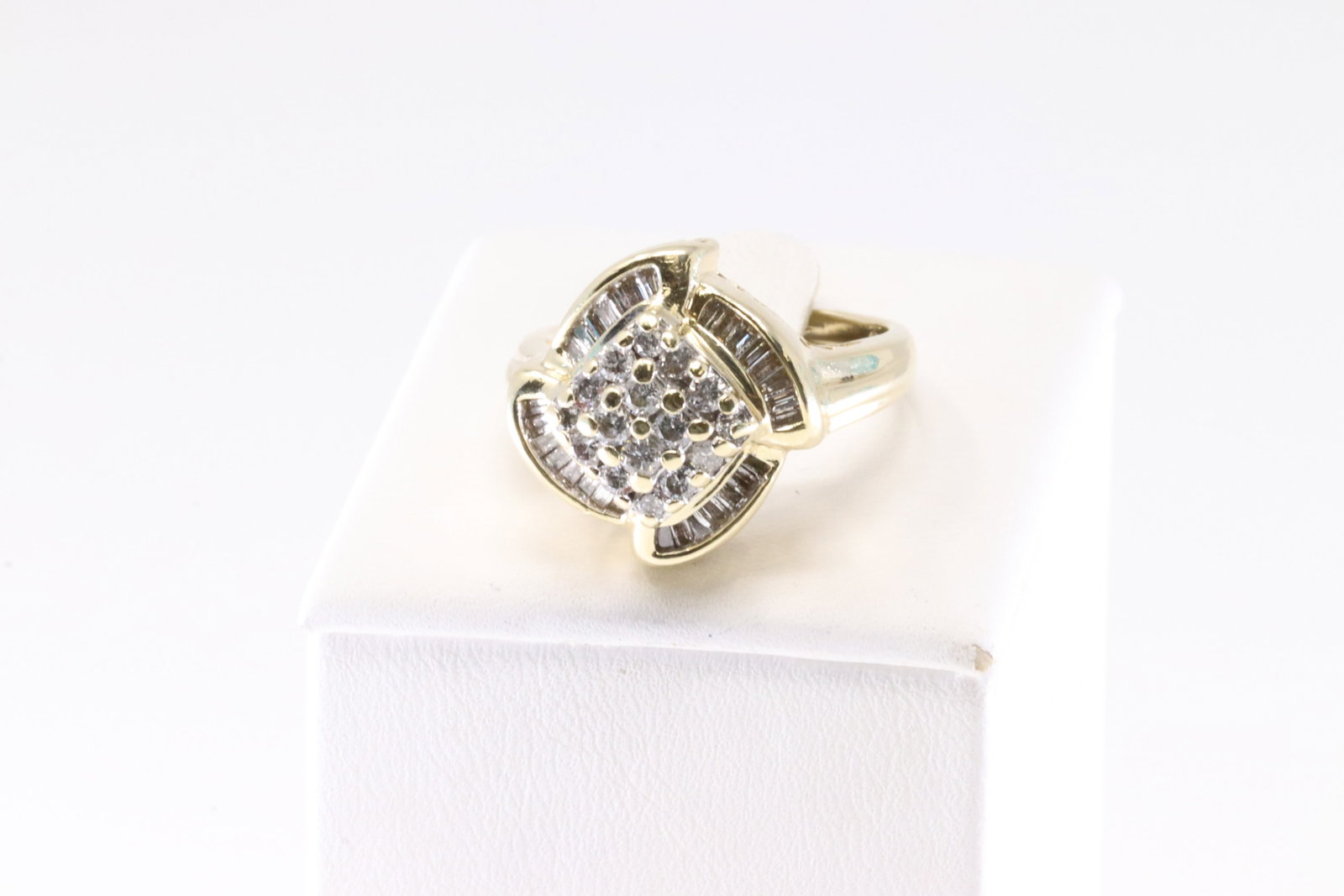 Diamond Ring 14Kt. - 3