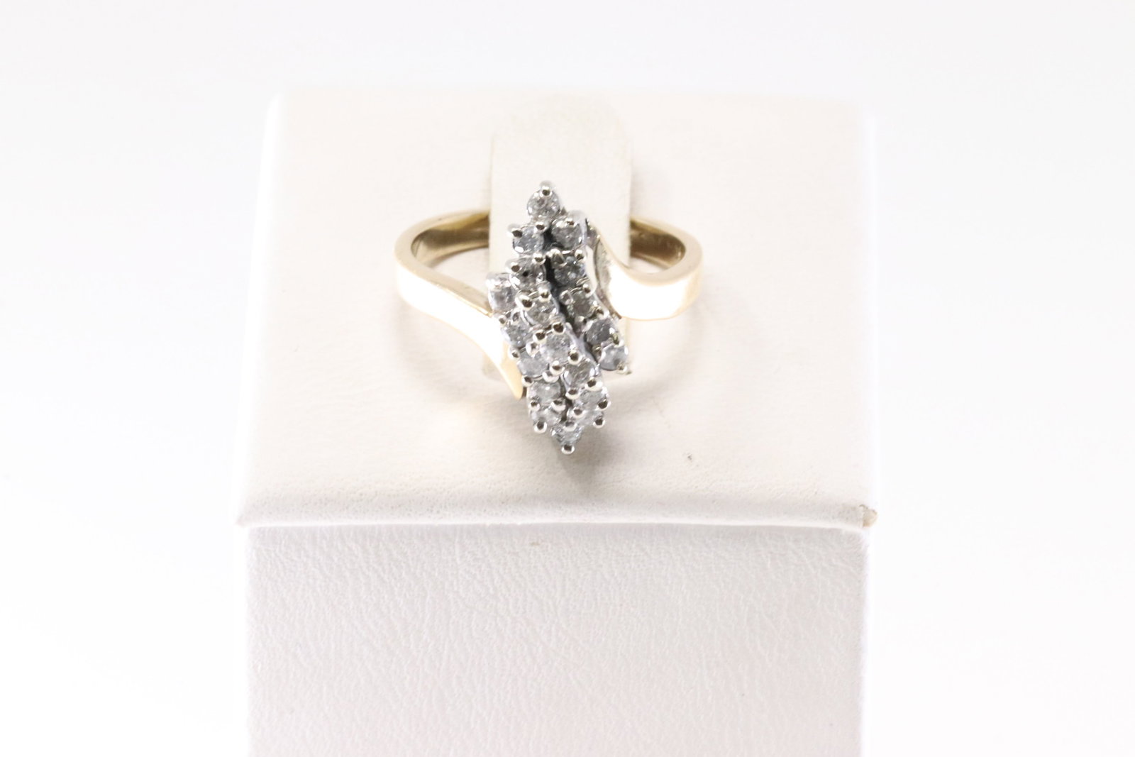Diamond Ring 10Kt. - 2