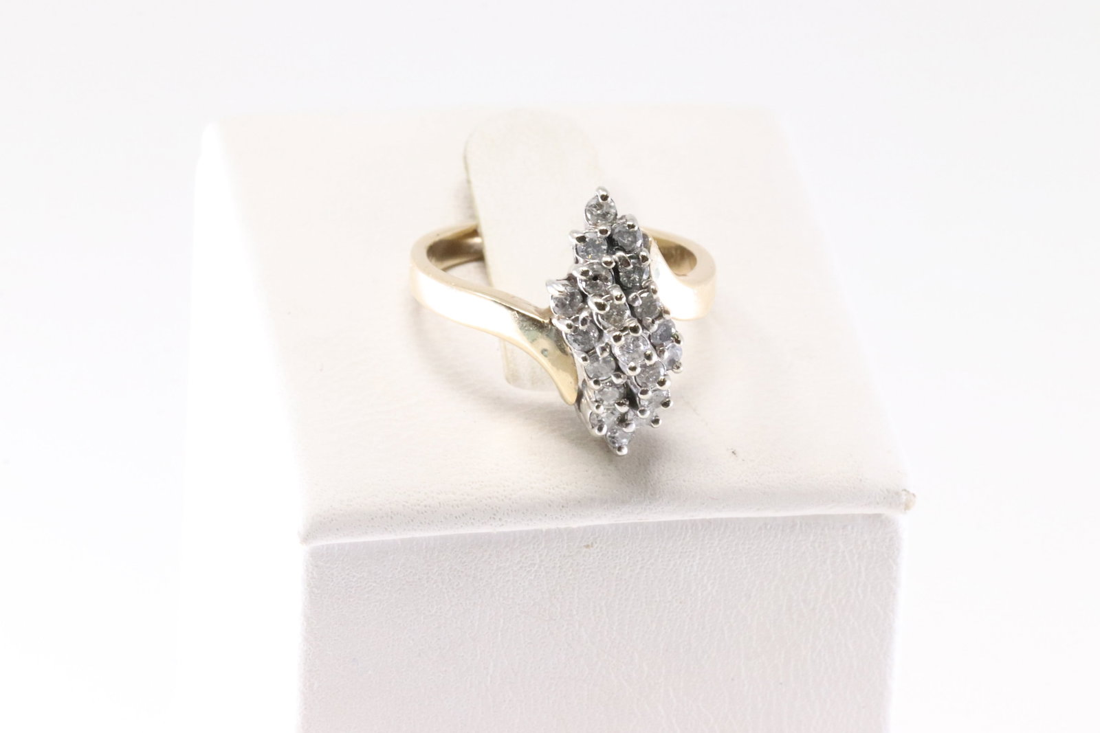 Diamond Ring 10Kt. - 3