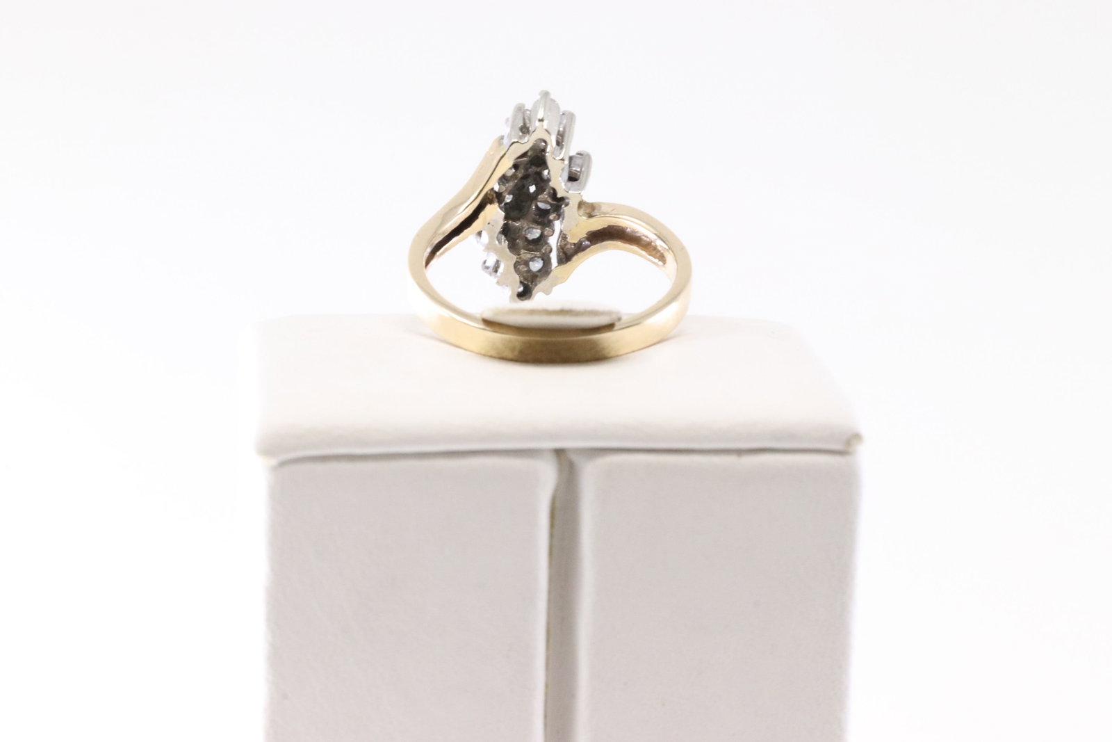 Diamond Ring 10Kt. - 4