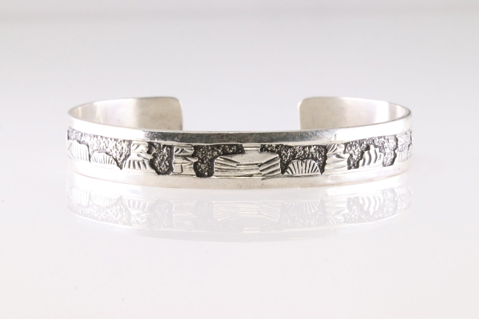 Native America Navajo Sterling Silver Storyteller Bracelet Cuff By Elaine Becenti. (1 of 4)