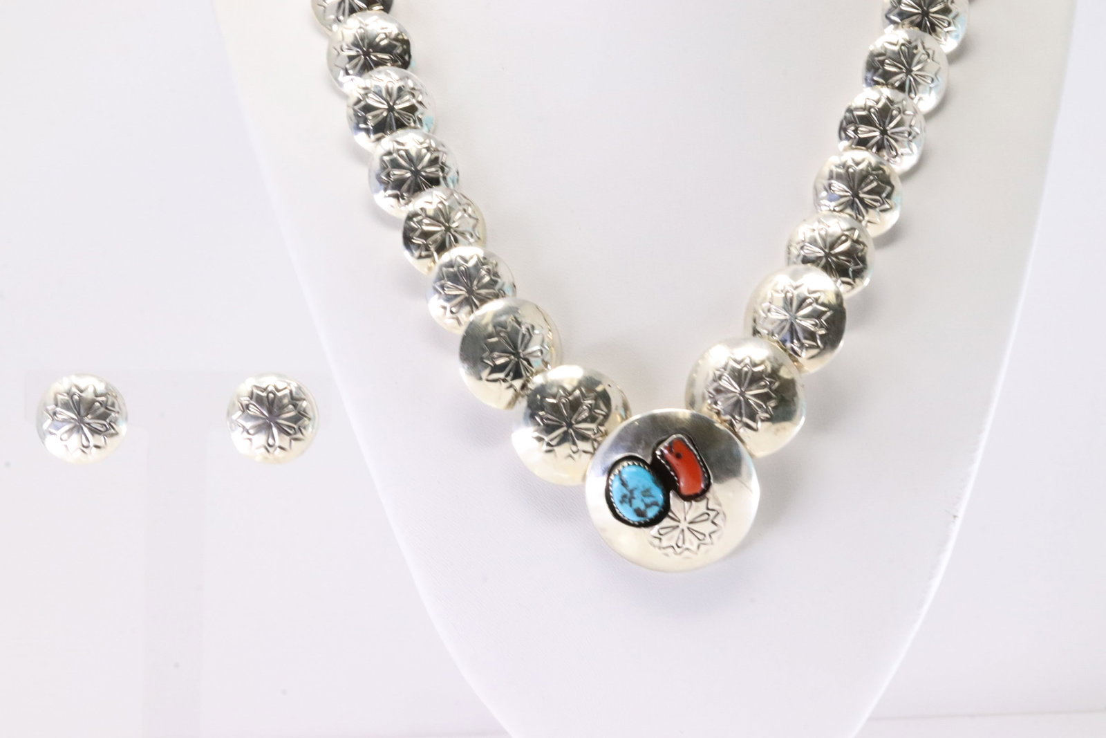 America Sterling Silver Coral & Turquoise Necklace & Earring's Set.: This is a America Sterling Silver Coral & Turquoise Necklace & Earring's Set. Necklace Length: 22.00.