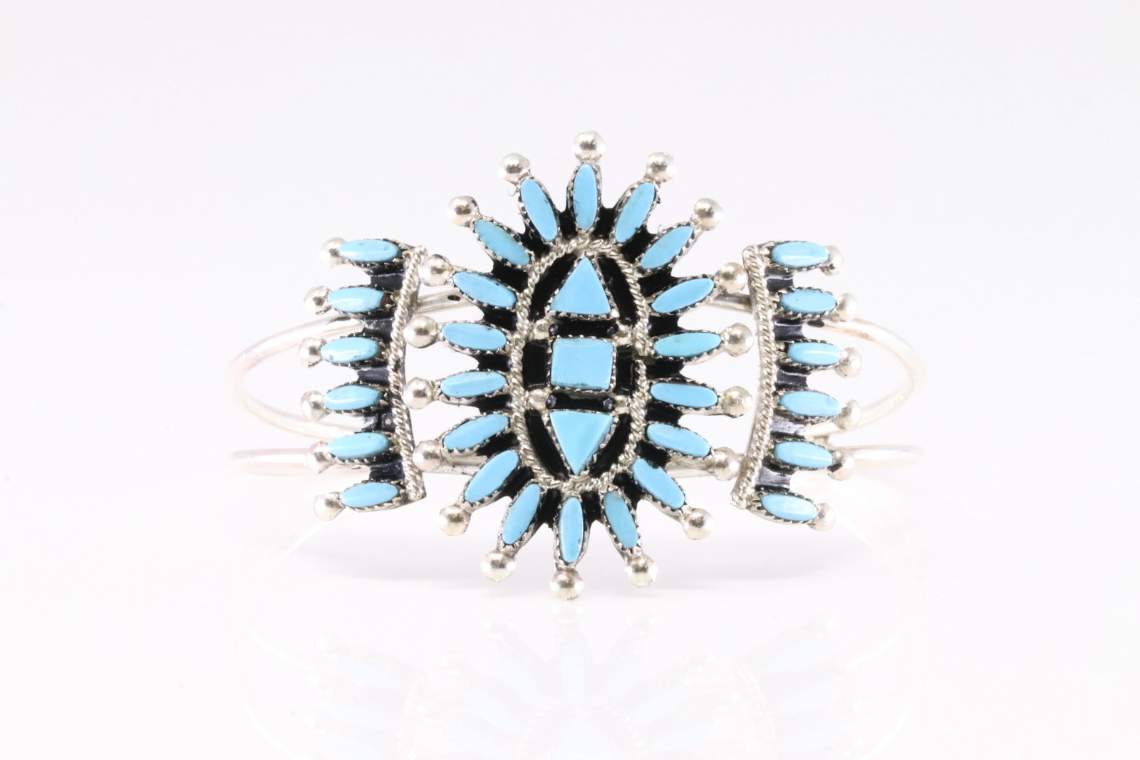 Native America Zuni Sterling Silver Turquoise Needlpoint Bracelet Cuff By E.H.: This is a Native America Zuni Sterling Silver Turquoise Needlpoint Bracelet Cuff By E.H.