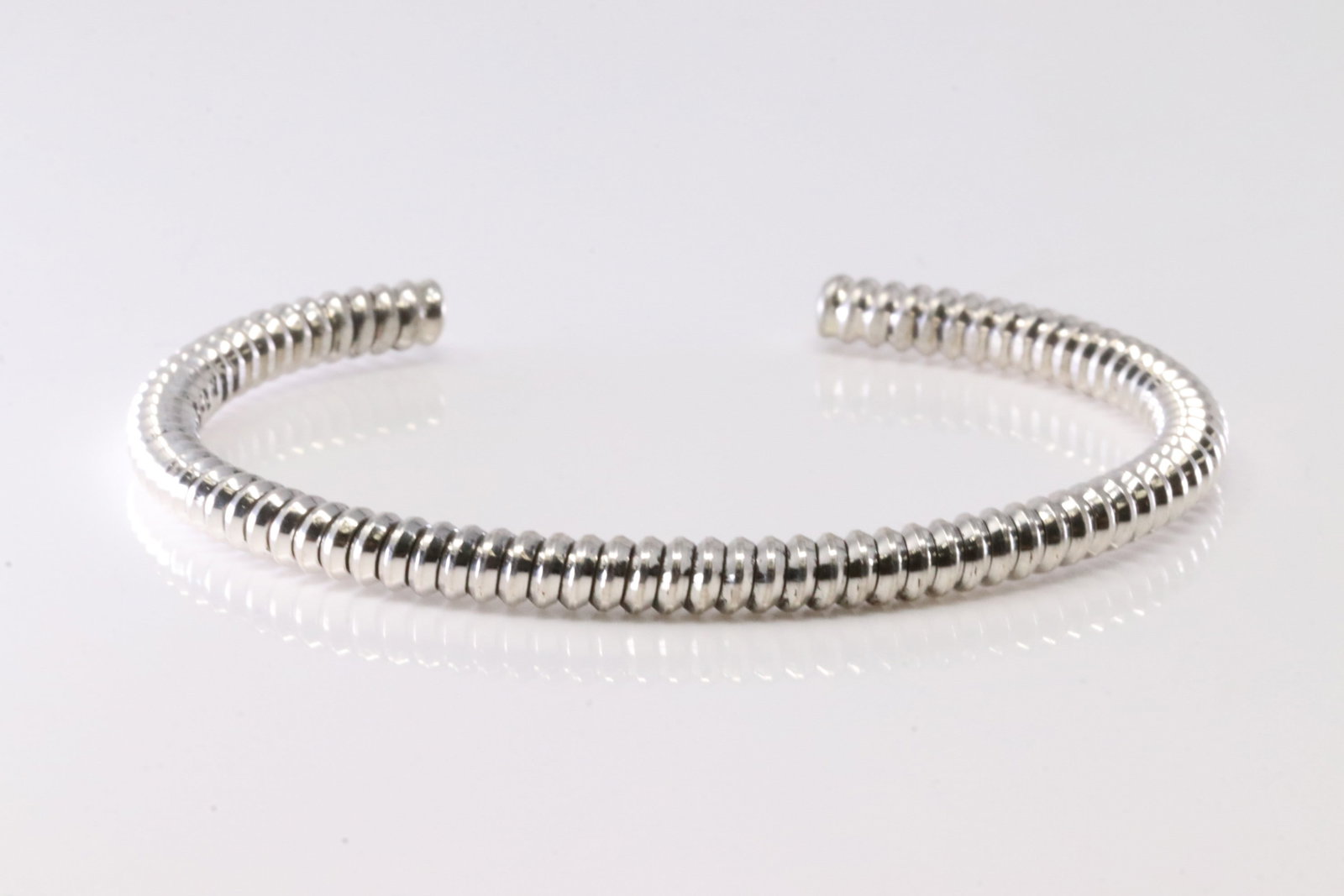 America Sterling Silver Solid Bracelet Cuff.: This is a America Sterling Silver Solid Bracelet Cuff.