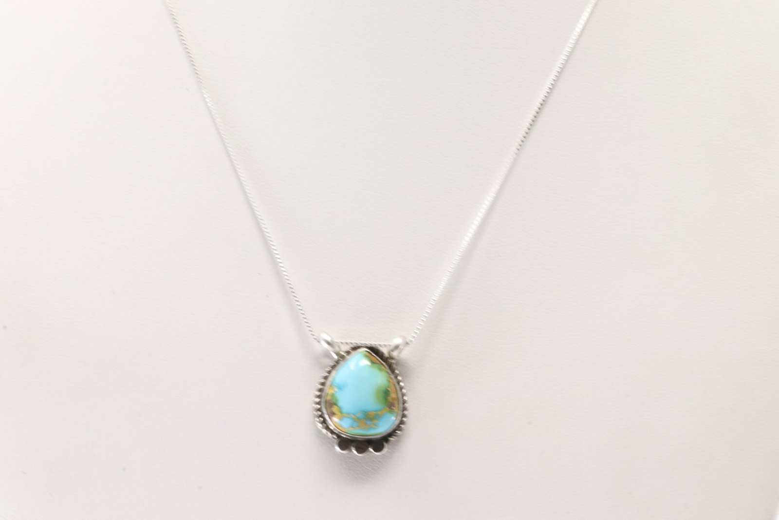 America Sterling Silver Sonora Gold Turquoise Pendant With A 925 Necklace.: This is a America Sterling Silver Sonora Gold Turquoise Pendant With A 925 Necklace. Necklace Length: 15.00.