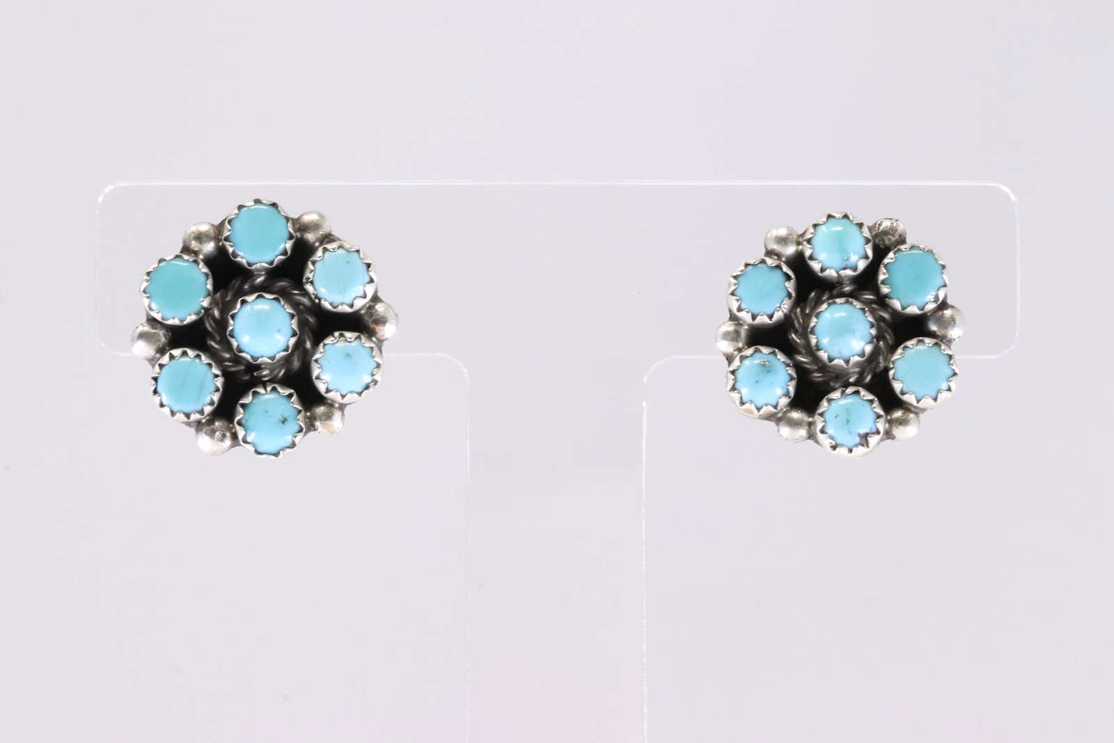 Native America Navajo Sterling Silver Kingman Turquoise Post Earring's By Maxine Ramirez.: This is a Native America Navajo Sterling Silver Kingman Turquoise Post Earring's By Maxine Ramirez.