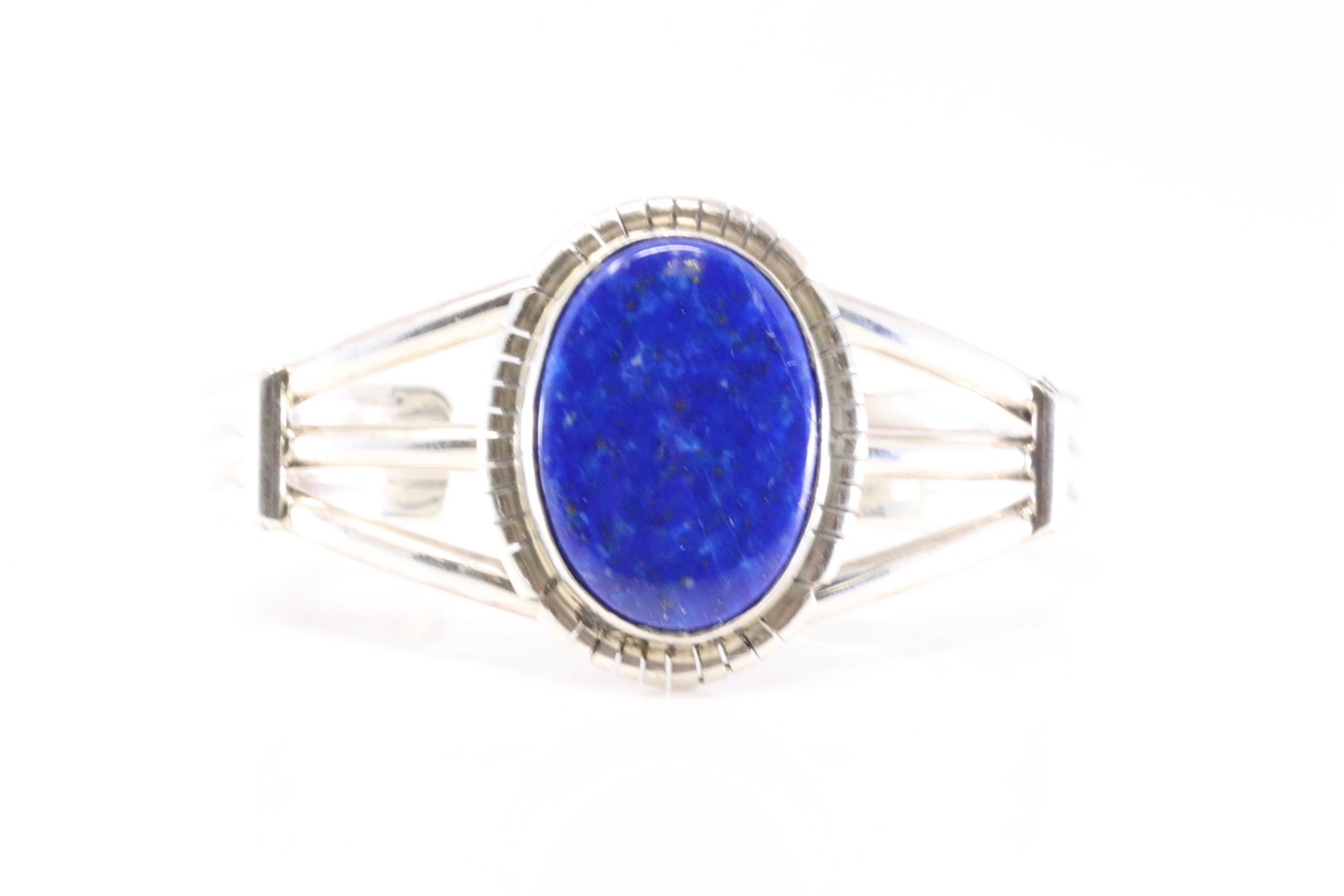 Native America Navajo Sterling Silver Lapis Bracelet Cuff By SE.: This is a Native America Navajo Sterling Silver Lapis Bracelet Cuff By SE. Stamp SE.