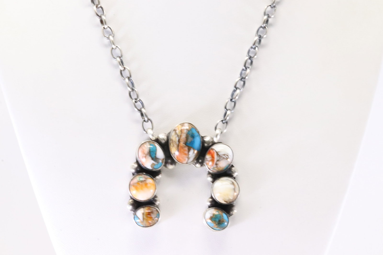 Native America Navajo Sterling Silver Compressed & Turquoise Necklace By AL.: This is a Native America Navajo Sterling Silver Compressed & Turquoise Necklace By AL. Stamp AL. Necklace Length: 18.00.