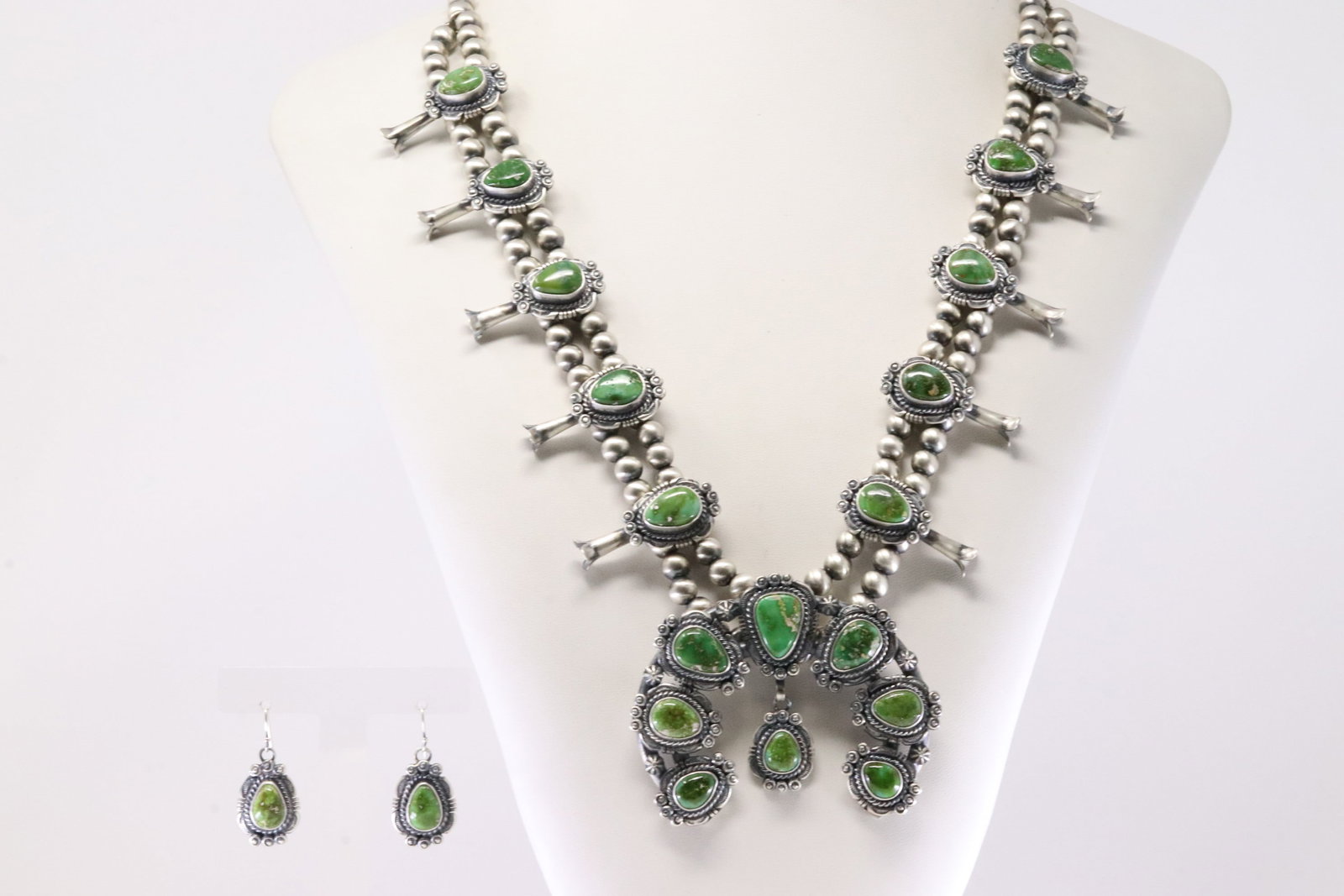 Native American Navajo Sterling Silver Sonora Gold Turquoise Squash Blossom Necklace & Earring's Set: This is a Native American Navajo Sterling Silver Sonora Gold Turquoise Squash Blossom Necklace & Earring's Set By Francis. Necklace length: 28.00"