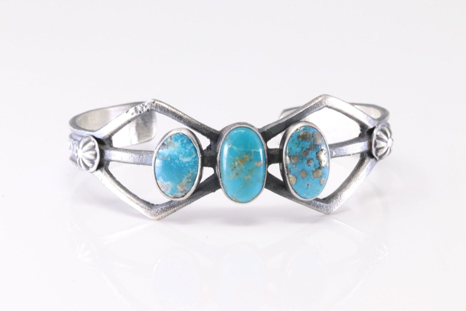 Native America Navajo Sterling Silver Kingman Turquoise Bracelet Cuff By Keven Bellah. (1 of 4)