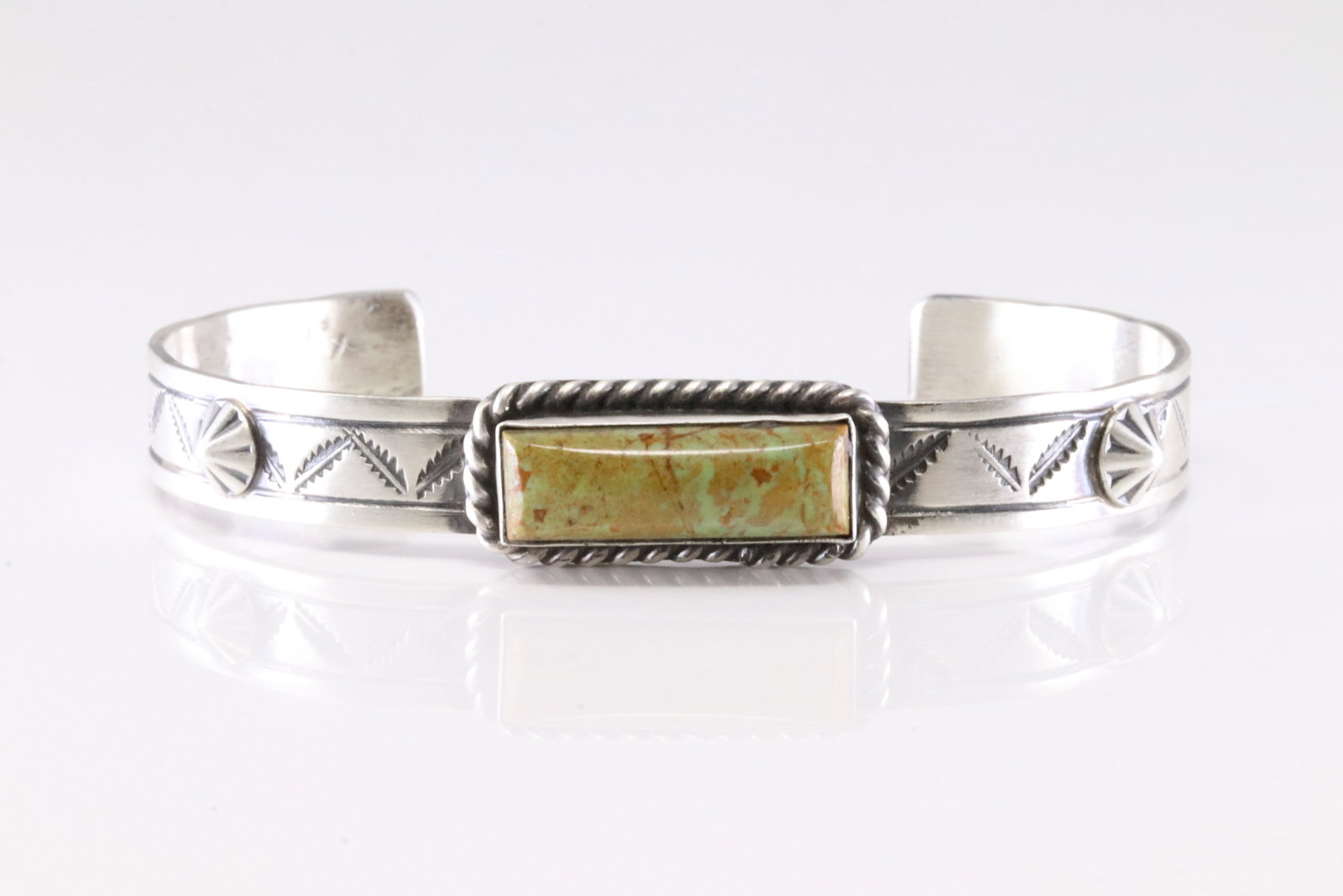Native America Navajo Sterling Silver Kingman Turquoise Bracelet Cuff By Rick Enriquez.: This is a Native America Navajo Sterling Silver Kingman Turquoise Bracelet Cuff By Rick Enriquez. Stamp RE.