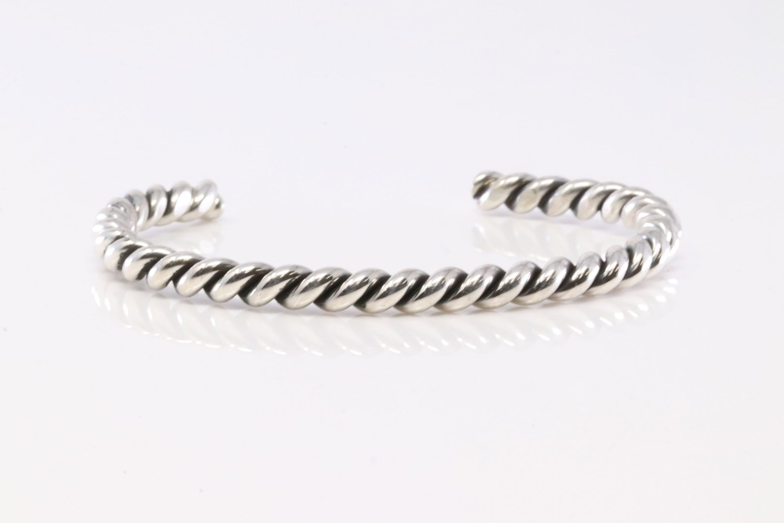 America Sterling Silver Solid Bracelet Cuff.: This is a America Sterling Silver Solid Bracelet Cuff.