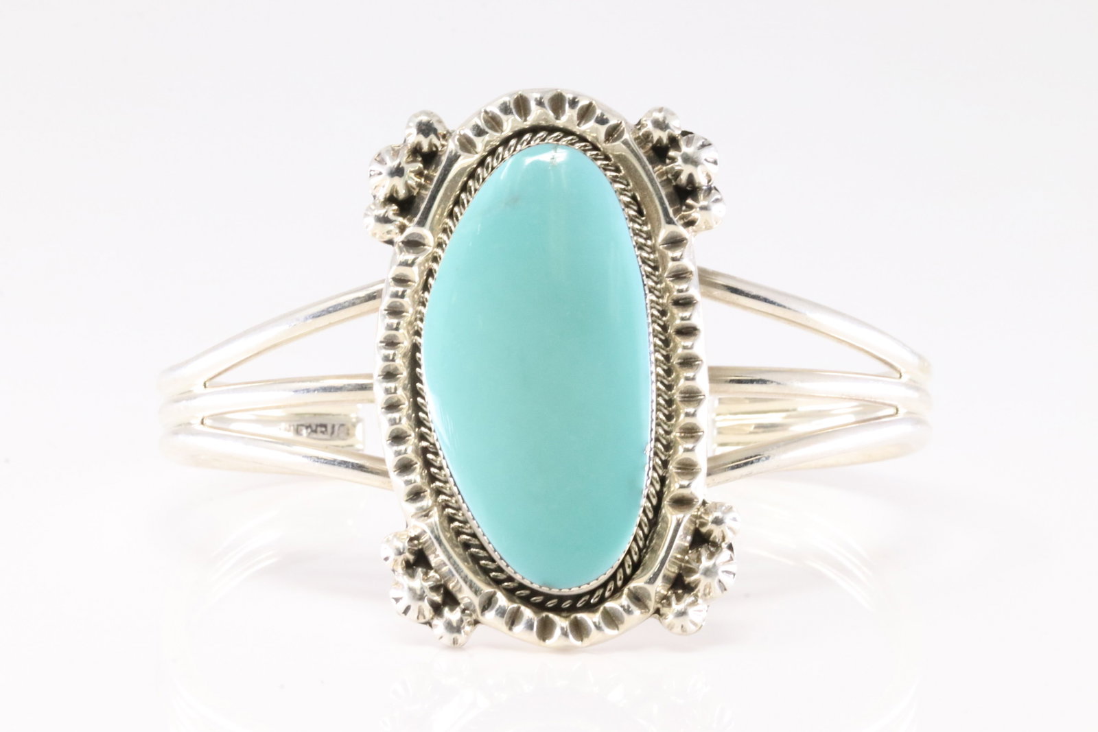 Native America Navajo Sterling Silver Turquoise Bracelet Cuff By Emerson Delgarito.: This is a Native America Navajo Sterling Silver Turquoise Bracelet Cuff By Emerson Delgarito. Stamp By R.B Company.