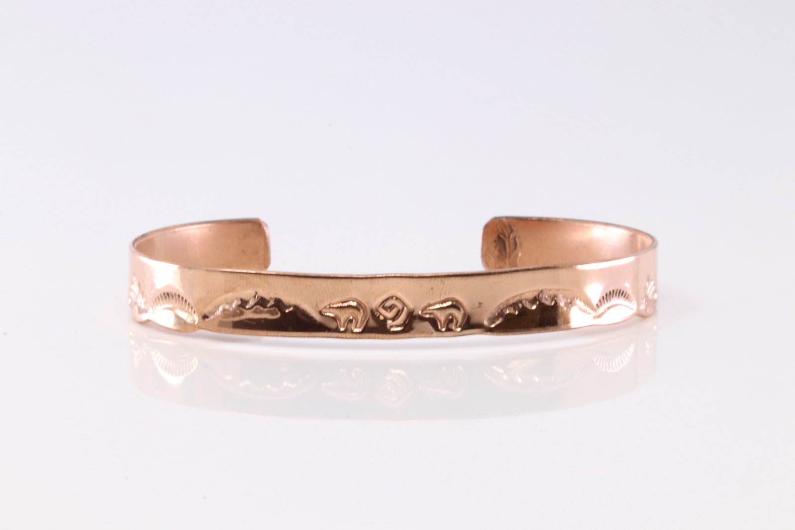 America Navajo Copper Bracelet Cuff.: This is a America Navajo Copper Bracelet Cuff.