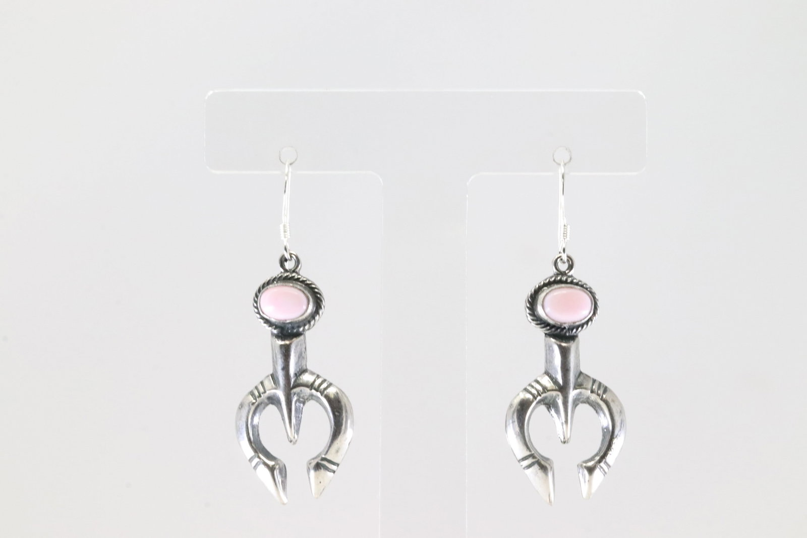 Native America Navajo Sterling Silver Pink Conch Shell Naja Dangling Earring's. (1 of 4)