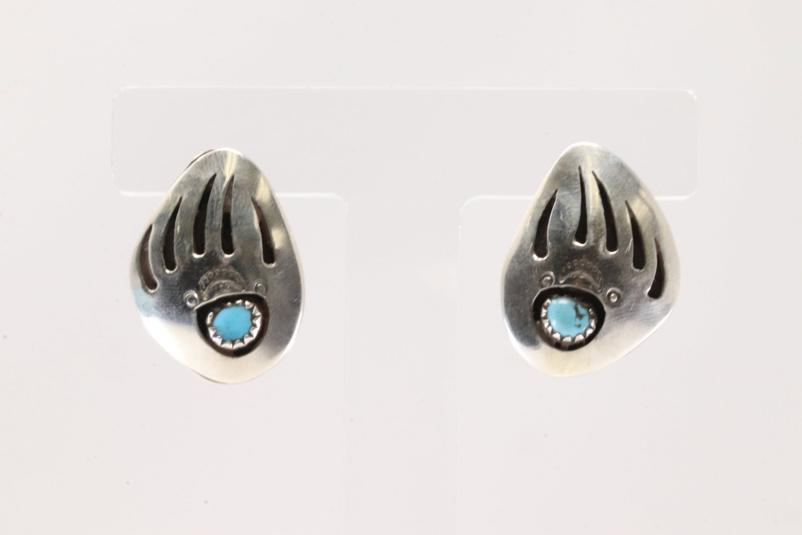 Native America Navajo Sterling Silver Bear Paw Turquoise Post Earring's By Ervin Begay.: This is a Native America Navajo Sterling Silver Bear Paw Turquoise Post Earring's By Ervin Begay.