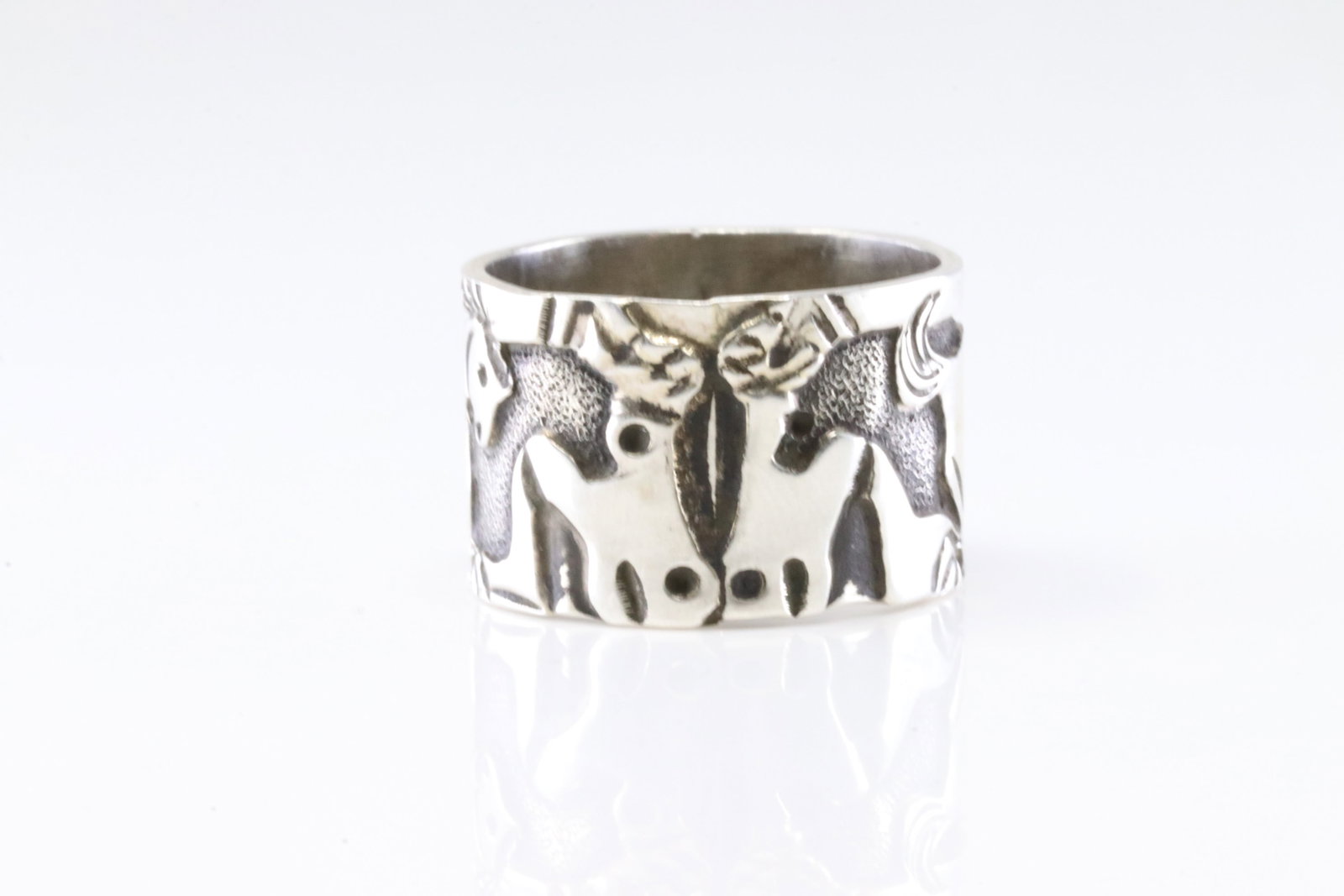 Native America Navajo Sterling Silver Solid Horse Storyteller Ring By B.: This is a Native America Navajo Sterling Silver Solid Horse Storyteller Ring By B. Ring size: 7.50.