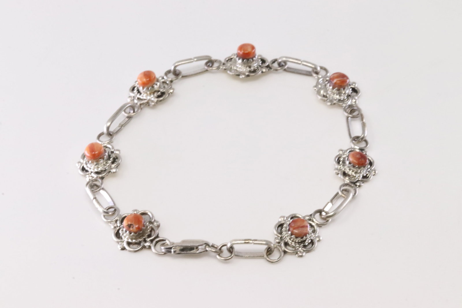 America Sterling Silver Spiny Oyster Bracelet Link.: This is a America Sterling Silver Spiny Oyster Bracelet Link. Bracelet Length: 8.00.
