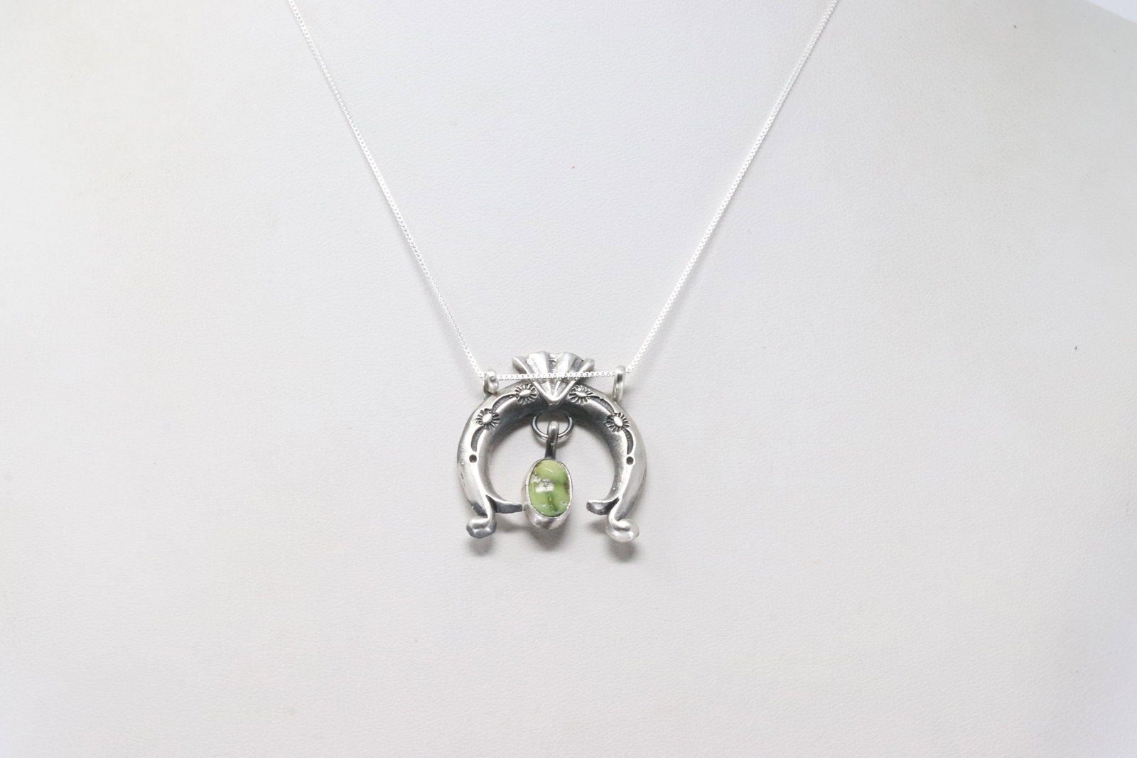 Native America Navajo Sterling Silver Kingman Turquoise Necklace By Alicia Wilson.: This is a Native America Navajo Sterling Silver Kingman Turquoise Necklace By Alicia Wilson. Stamp AJW. Necklace Length: 16.00.