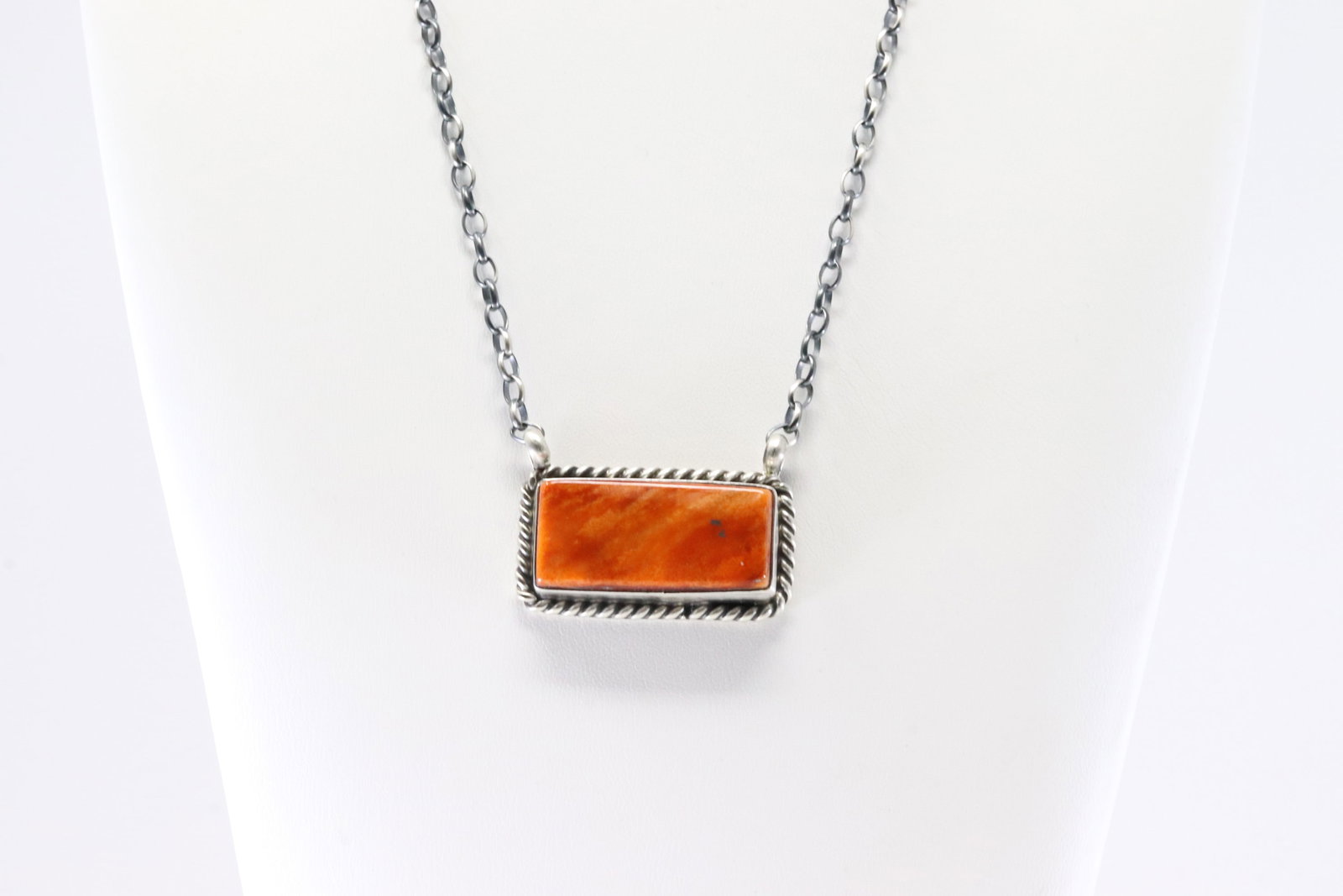 America Sterling Silver Spiny Oyster Necklace.: This is a America Sterling Silver Spiny Oyster Necklace. Necklace Length: 20.00.