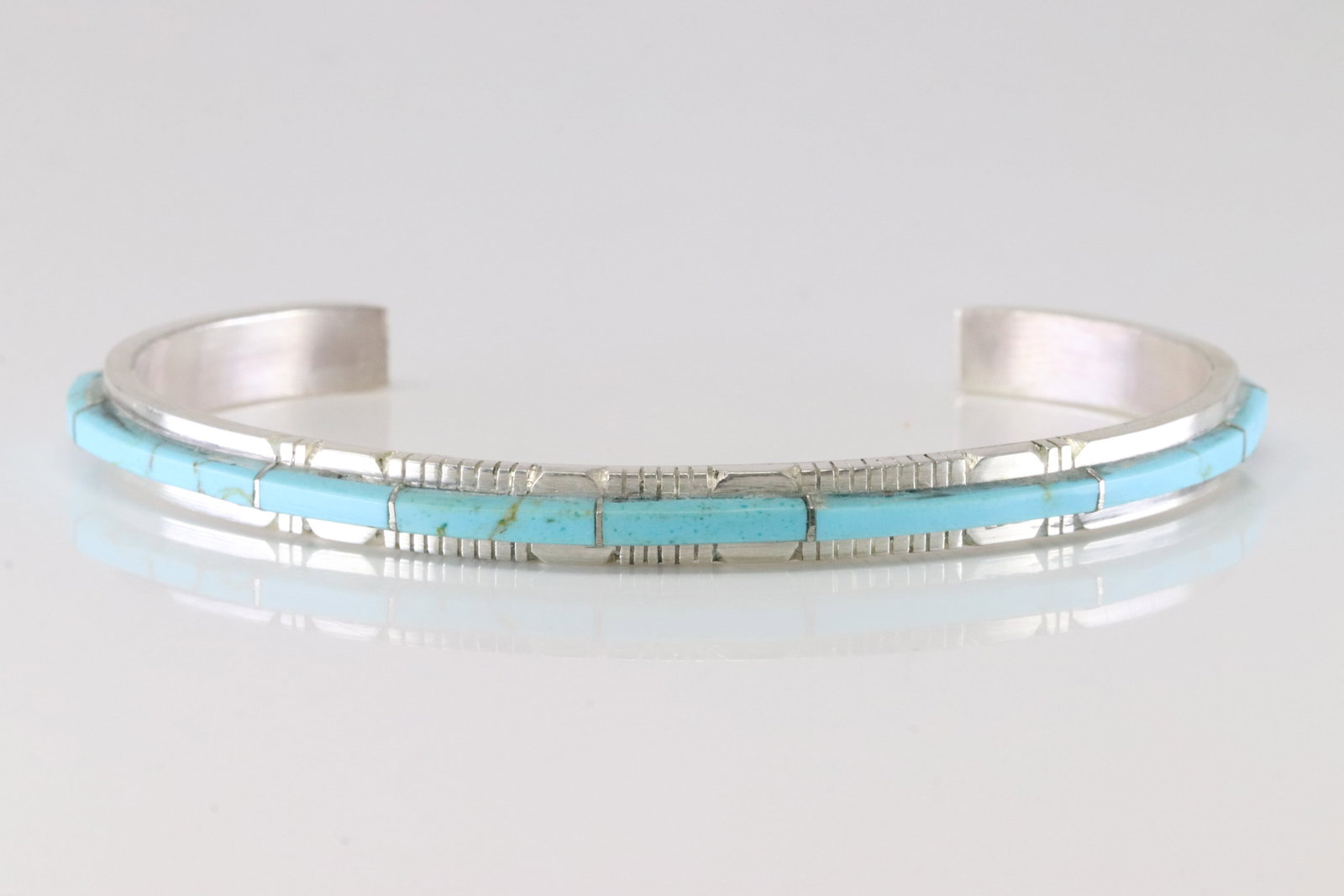 America Sterling Silver Pearl Beaded Turquoise Necklace.: This is a America Sterling Silver Pearl Beaded Turquoise Necklace. Necklace Length: 20.00.