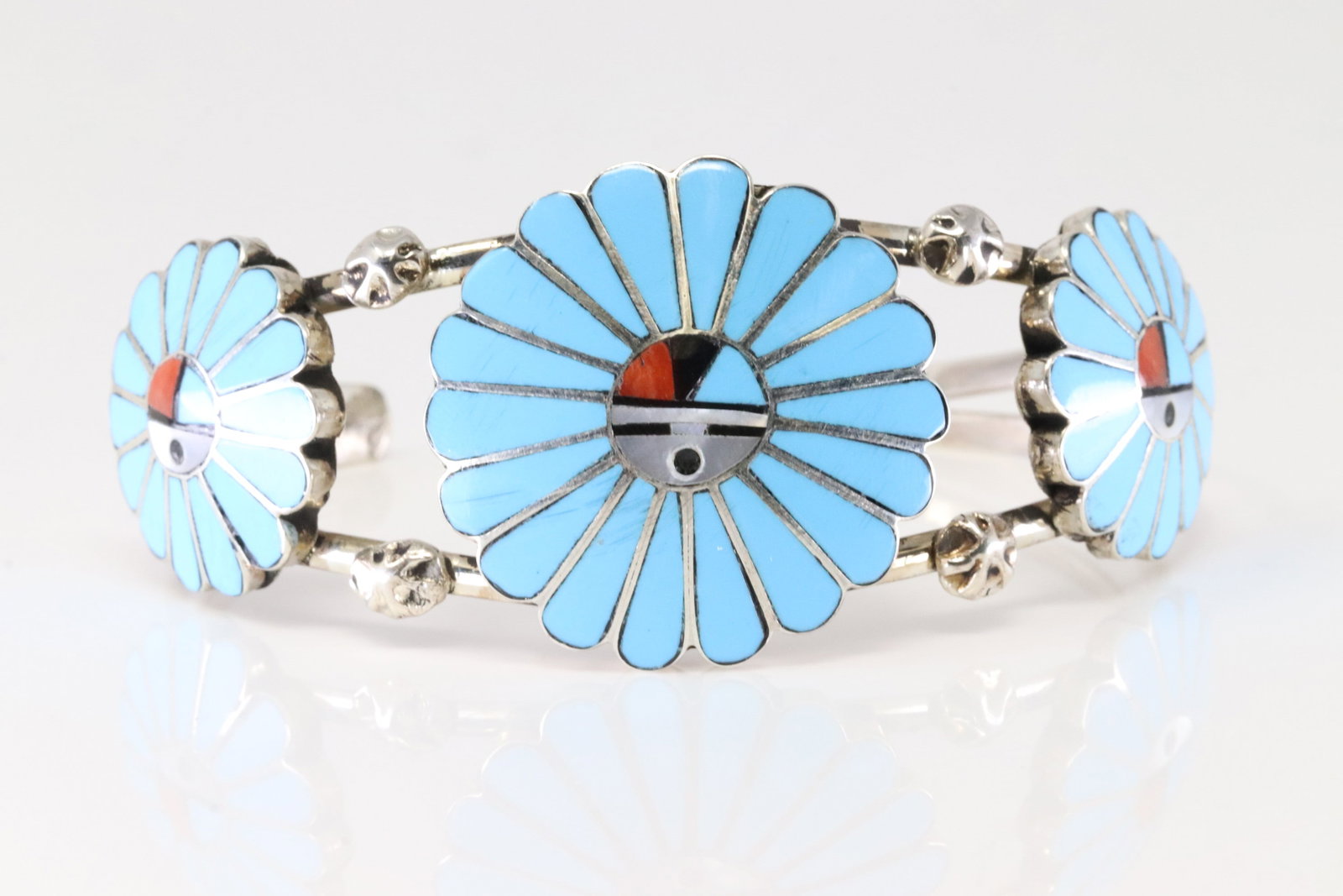 Native America Navajo Sterling Silver Turquoise Bracelet Cuff By Roscott.: This is a Native America Navajo Sterling Silver Turquoise Bracelet Cuff By Roscott.?Stamp Roscott.