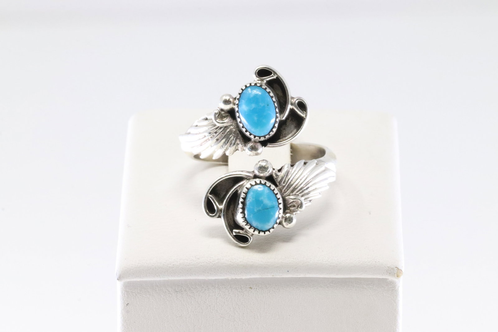 Native America Navajo Sterling Silver Turquoise Inlay Bracelet Cuff By Jamie J.: This is a Native America Navajo Sterling Silver Turquoise Inlay Bracelet Cuff By Jamie J. Stamp Jamie J.