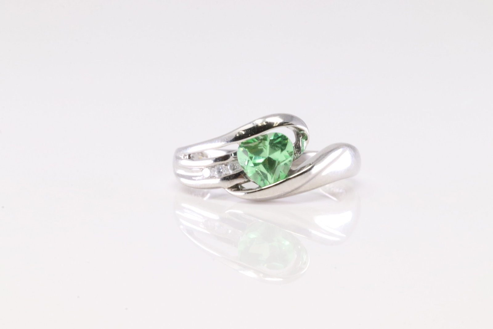 Peridot & Diamond Ring 14Kt. (1 of 4)