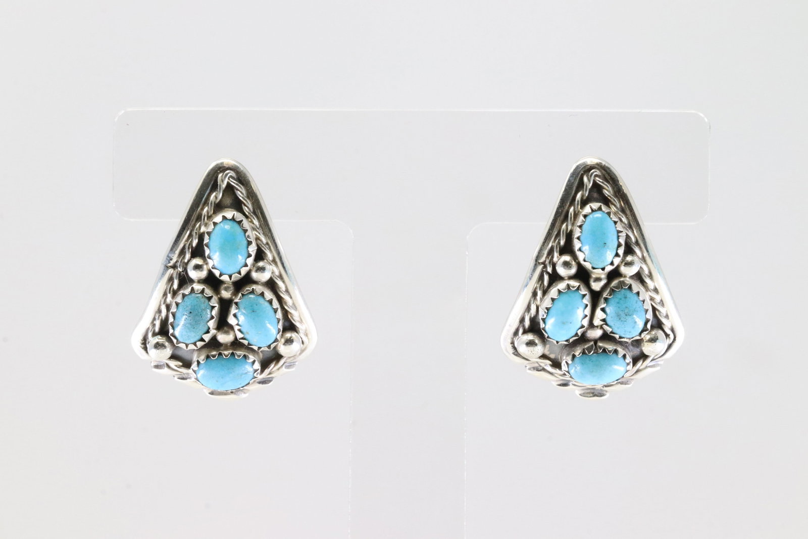 Native America Navajo Sterling Silver Kingman Turquoise Post Earring's By Melvin Chee.: This is a Native America Navajo Sterling Silver Kingman Turquoise Post Earring's By Melvin Chee. Stamp M Chee.