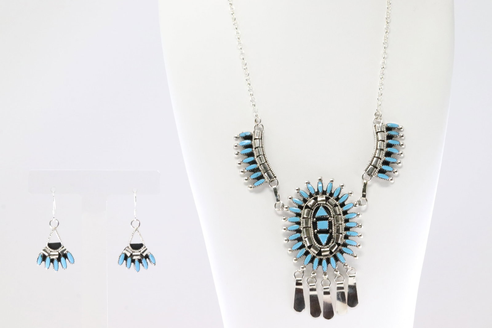 Native America Zuni Sterling Silver Turquoise Necklace & Earring's Set By Evonne Hustito.: This is a Native America Zuni Sterling Silver Turquoise Necklace & Earring's Set By Evonne Hustito. Stamp Evonne Hustito. Necklace Length: 16.00.