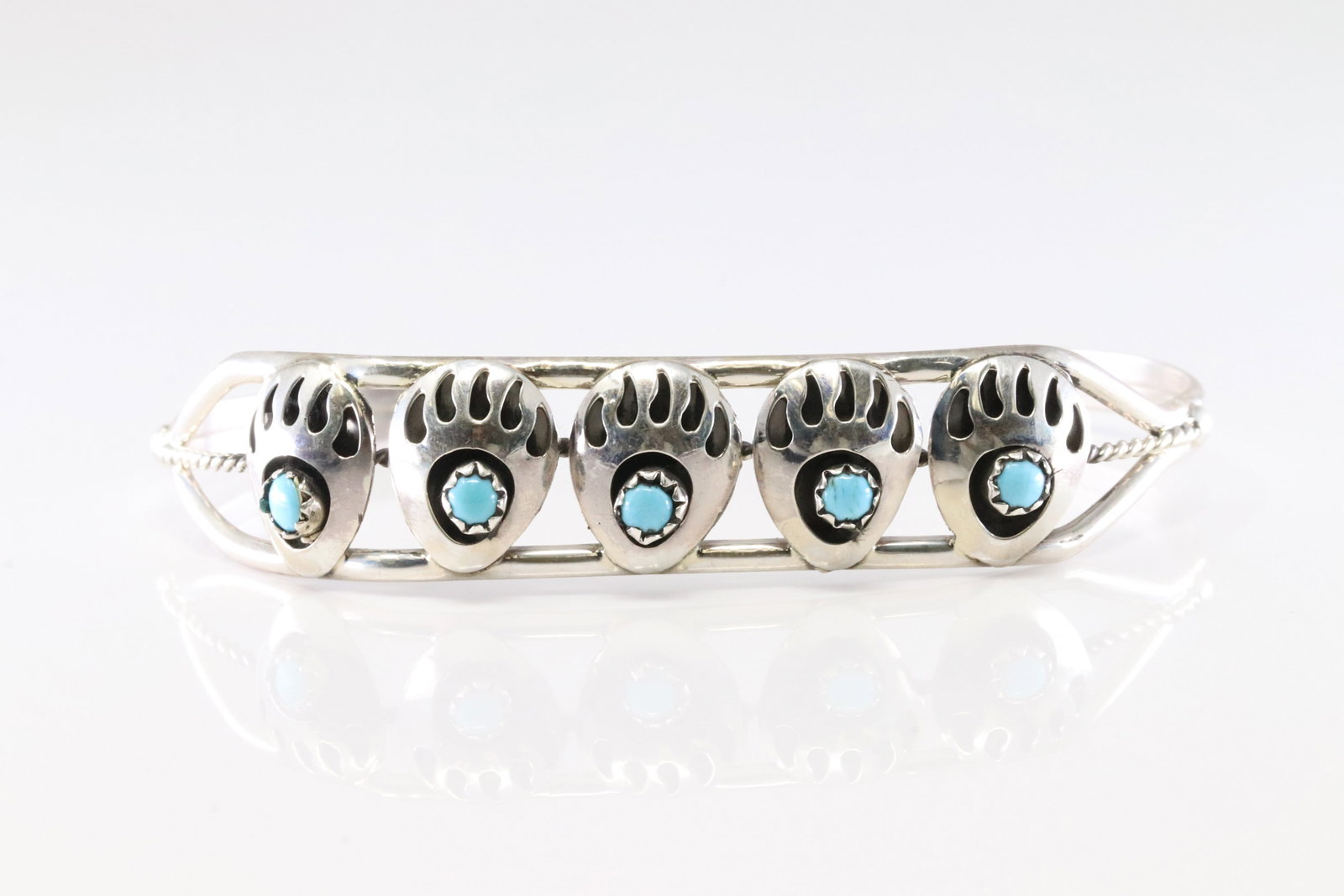 America Sterling Silver Bear Paw Turquoise Bracelet Cuff.: This is a America Sterling Silver Bear Paw Turquoise Bracelet Cuff.