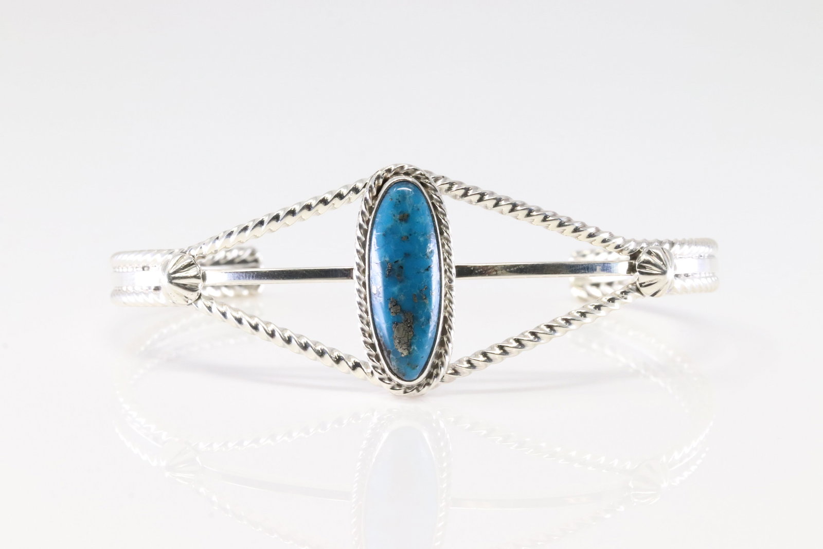 Native America Navajo Sterling Silver Turquoise Bracelet Cuff. (1 of 4)