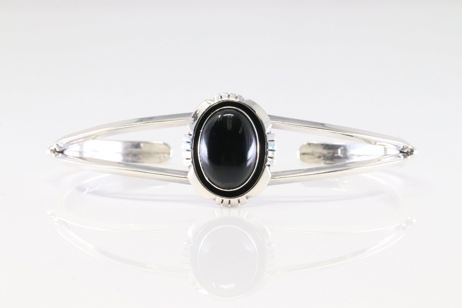 Native America Navajo Sterling Silver Black Onyx Bracelet Cuff By Amos Begay. (1 of 4)