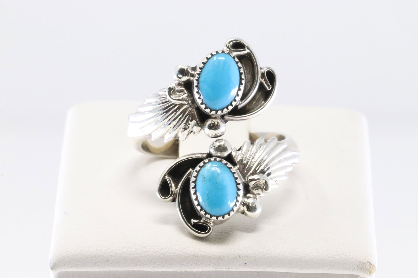 America Sterling Silver Turquoise Ring.: This is a America Sterling Silver Turquoise Ring. Ring size: 7.00.