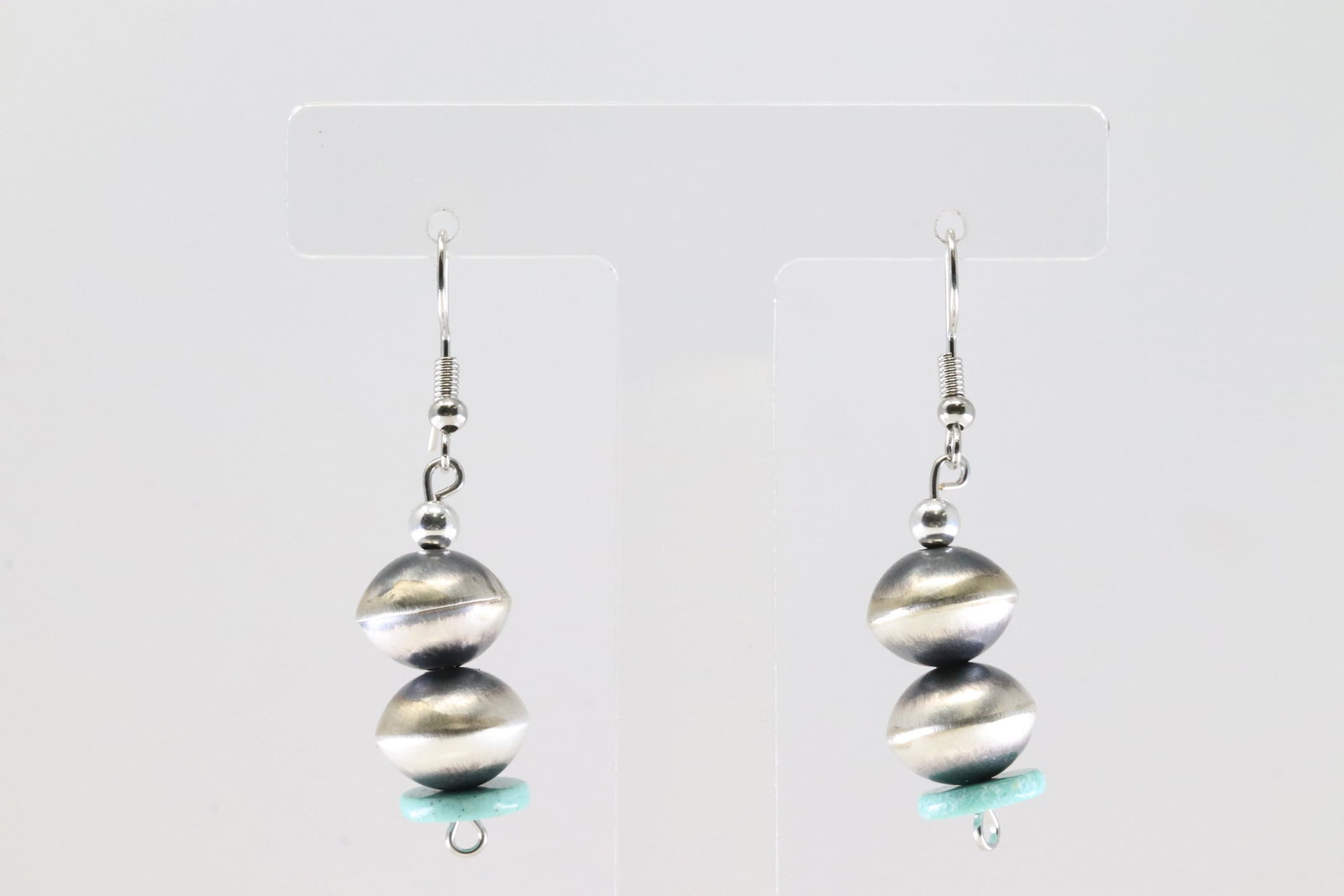 America Sterling Silver Pearl Beaded & Turquoise Dangling Earring's.: This is a America Sterling Silver Pearl Beaded & Turquoise Dangling Earring's.
