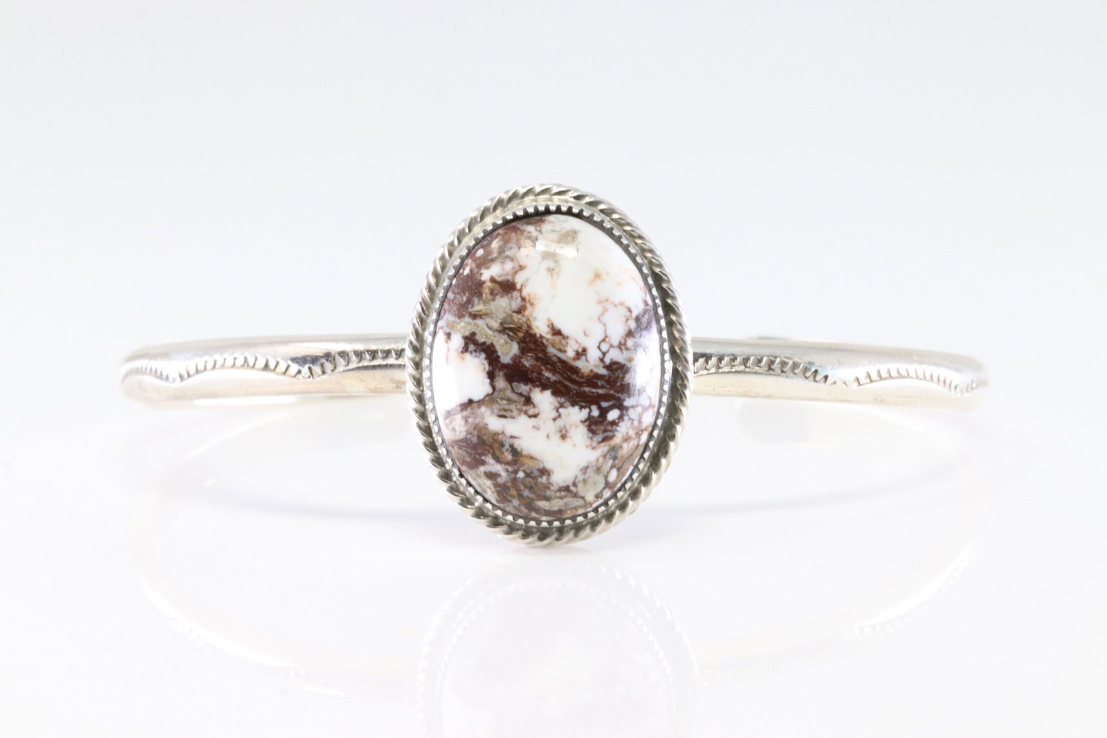 Native America Navajo Sterling Silver Wild Horse Bracelet Cuff By Tahe.: This is a Native America Navajo Sterling Silver Wild Horse Bracelet Cuff By Tahe.