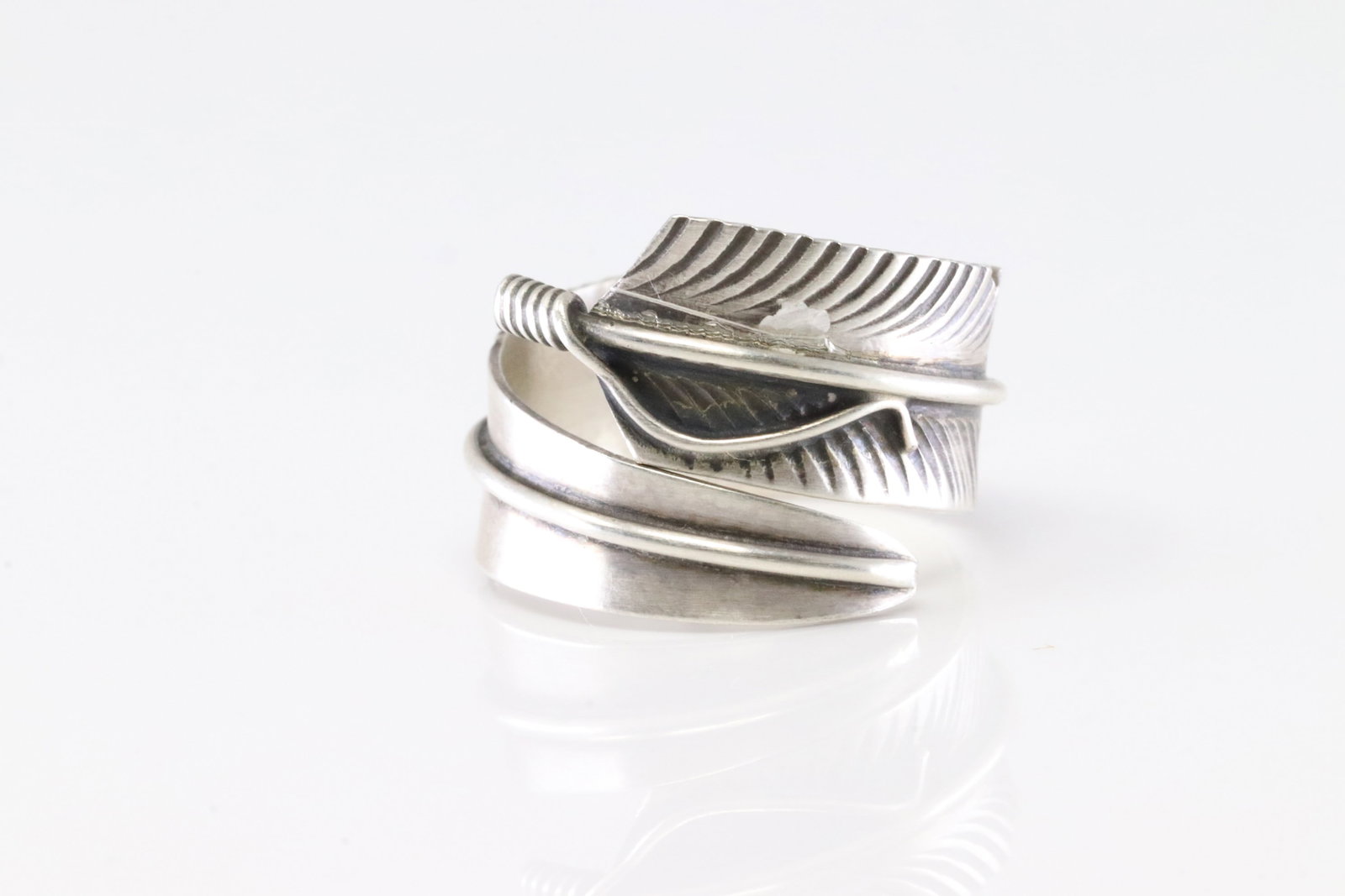Native America Navajo Sterling Silver Feather Ring By C.C.: This is a Native America Navajo Sterling Silver Feather Ring By C.C. Ring size: 7.50.