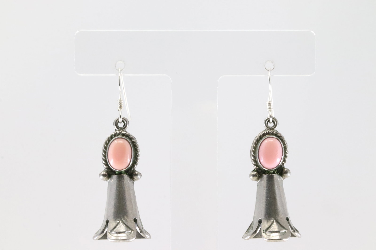 America Sterling Silver Pink Conch Blossom Dangling Earring's.: This is a America Sterling Silver Pink Conch Blossom Dangling Earring's.