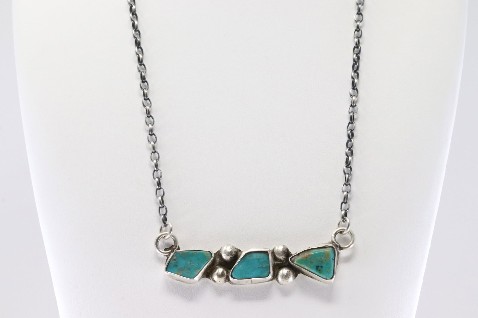 Native America Zuni Sterling Silver Turquoise Necklace By Jude Candelaria.: This is a Native America Zuni Sterling Silver Turquoise Necklace By Jude Candelaria. Stamp Jude Dandelaria. Necklace Length: 16.00.