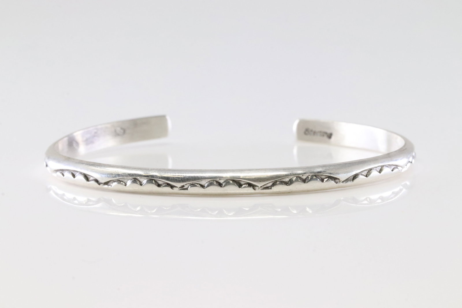 America Sterling Silver Solid Stamp Bracelet Cuff. (1 of 3)