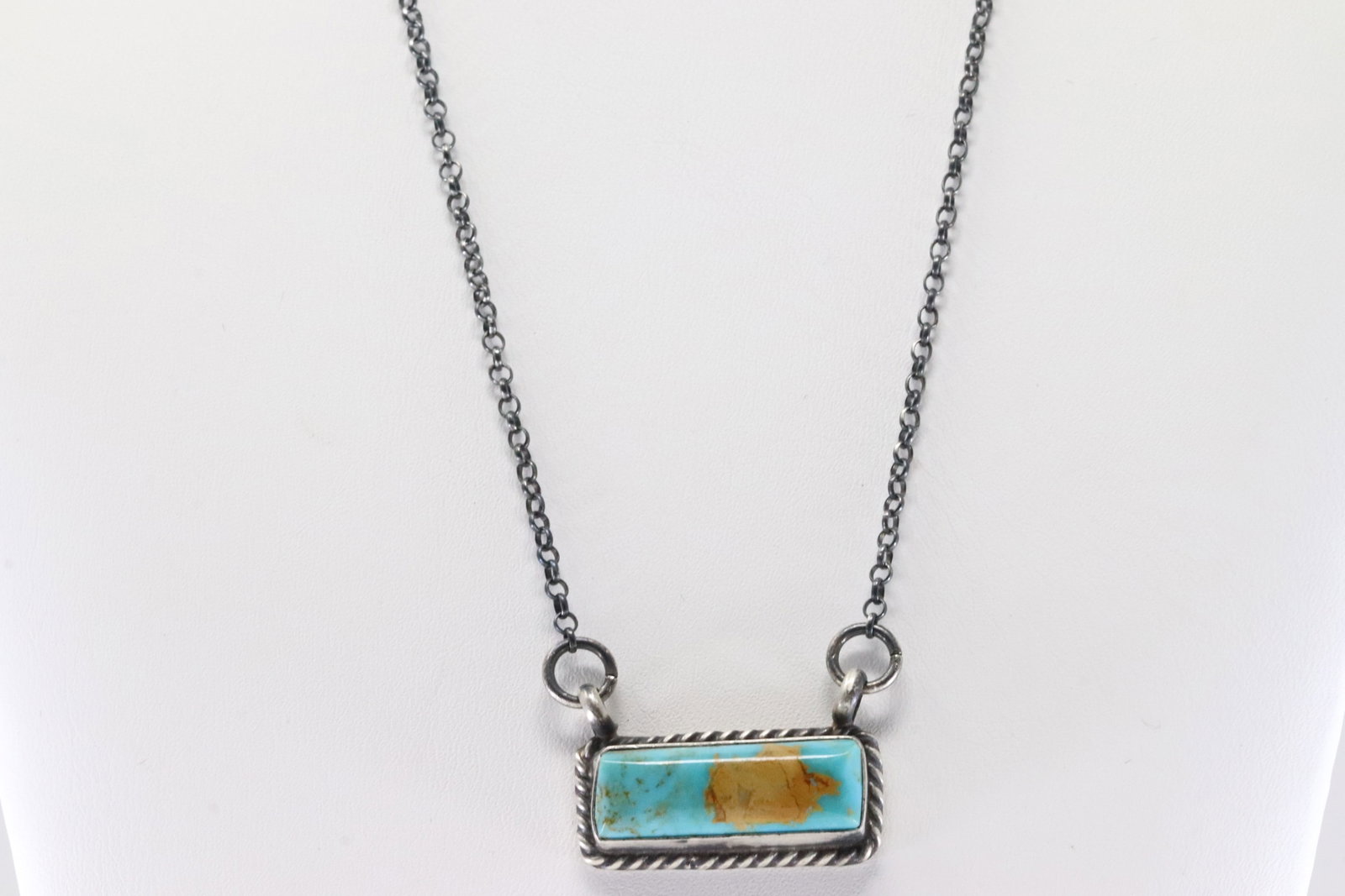 Native America Navajo Sterling Silver Kingman Turquoise Necklace By Johnny Dixon.: This is a Native America Navajo Sterling Silver Kingman Turquoise Necklace By Johnny Dixon. Necklace length: 16.00"