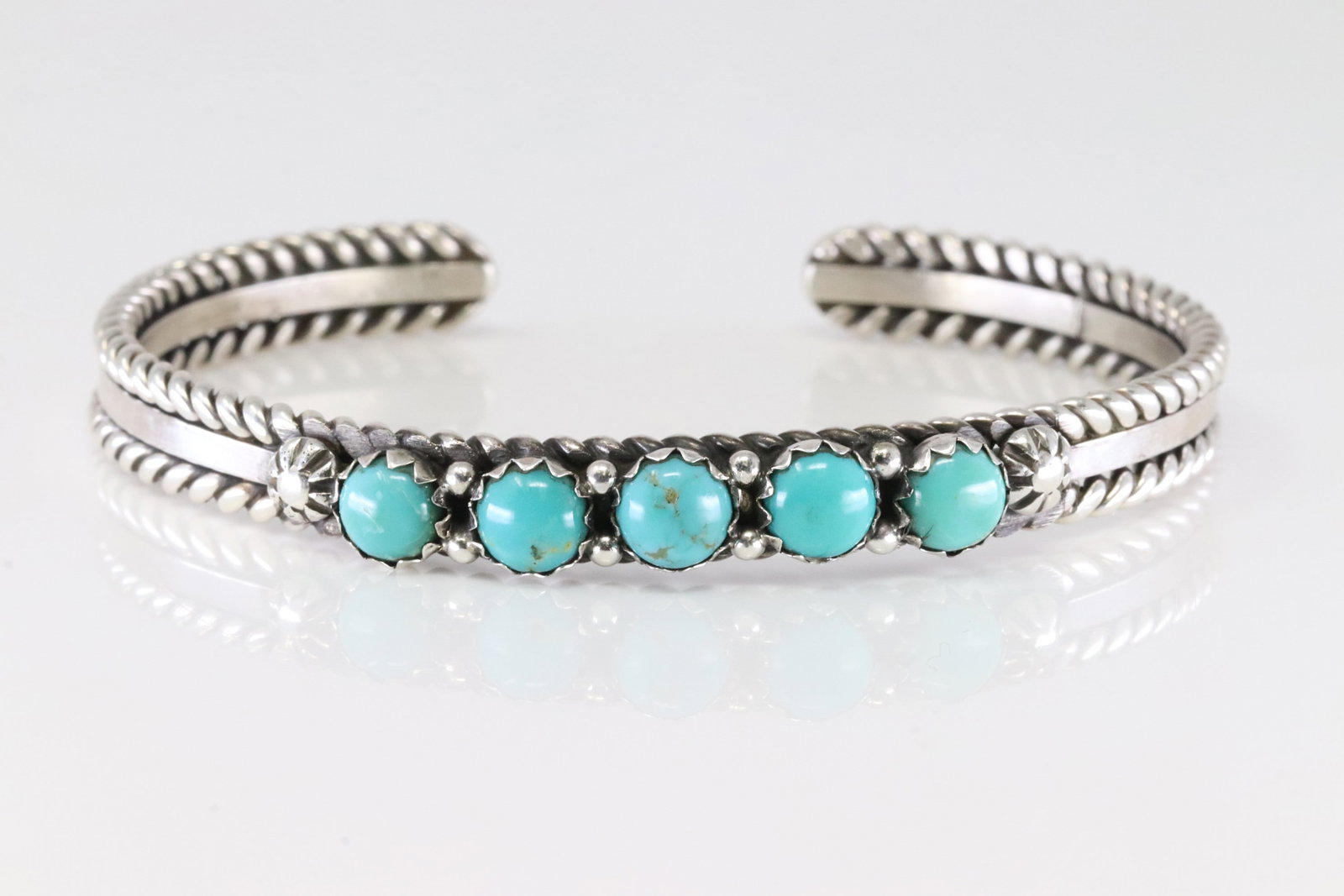 Native America Navajo Sterling Silver Turquoise Bracelet Cuff By R.King.: This is a Native America Navajo Sterling Silver Turquoise Bracelet Cuff By R.King.