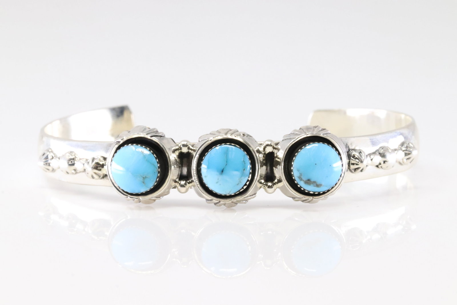 Native America Navajo Sterling Silver Turquoise 3 Stone Bracelet Cuff By Suzanna Johnson.: This is a Native America Navajo Sterling Silver Turquoise 3 Stone Bracelet Cuff By Suzanna Johnson. Stamp By R.B Company.