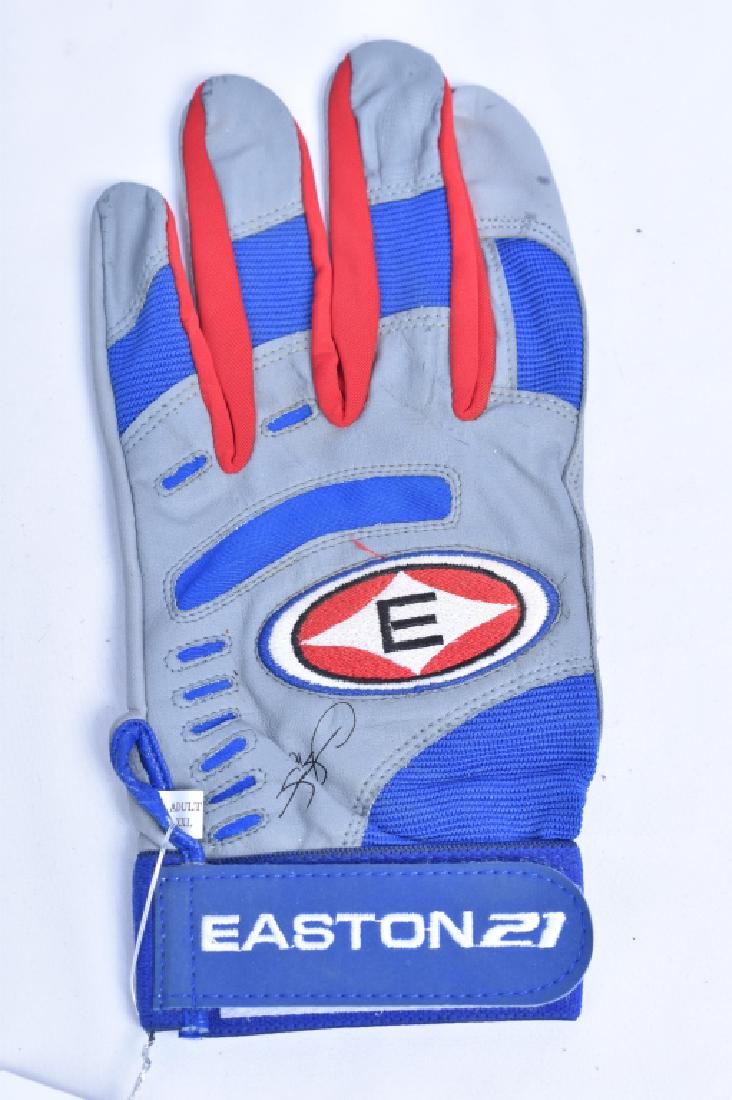 Sammy Sosa Game Used Batting Glove COA: Sammy Sosa Game Used Batting Glove COA